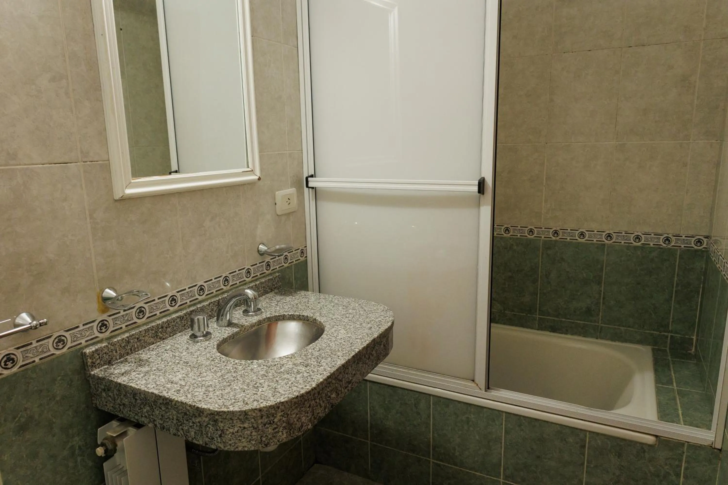 Bathroom in Hotel Petit Cordoba