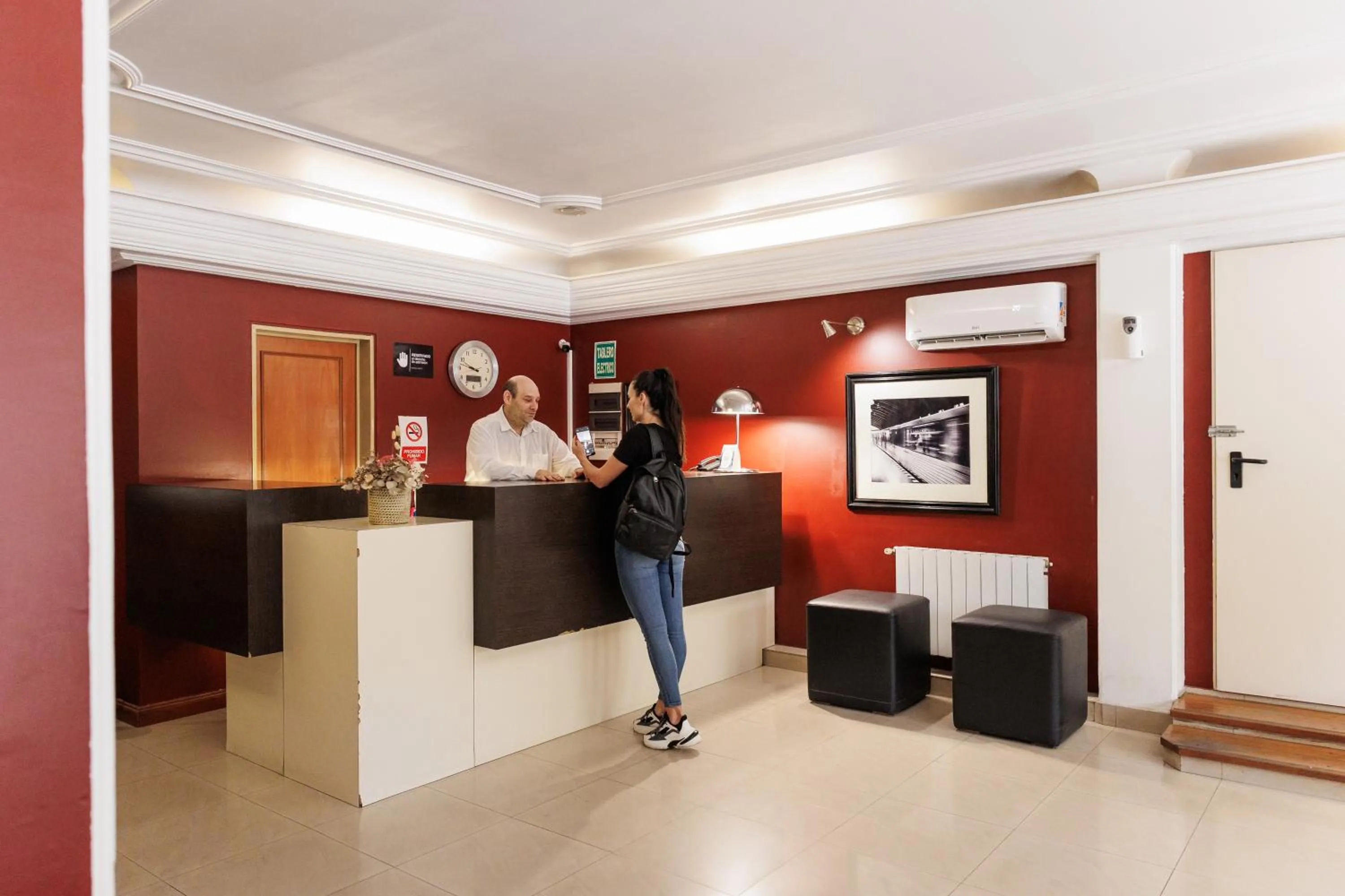 Lobby or reception in Hotel Petit Cordoba