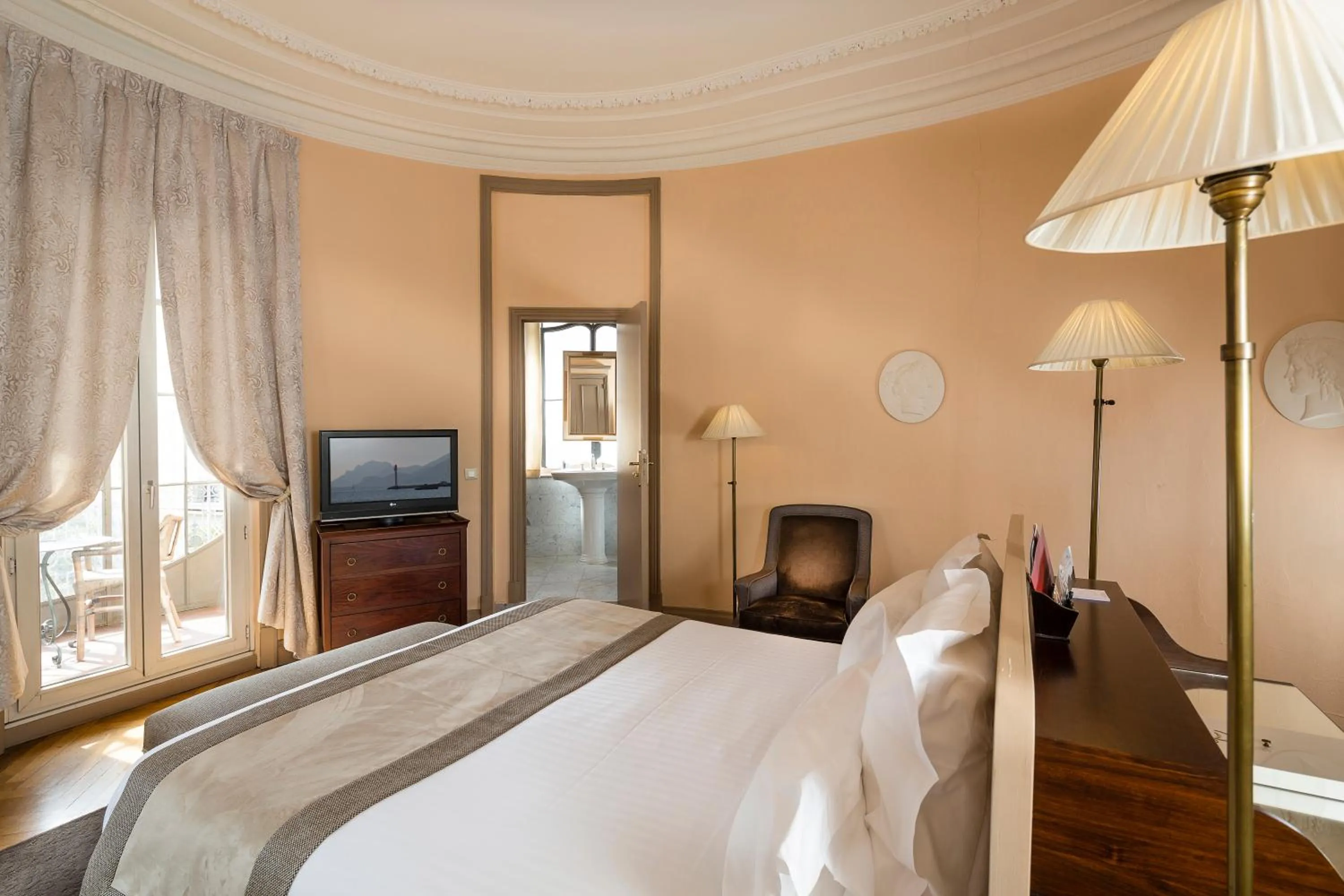 Photo of the whole room, Bed in Le Cavendish