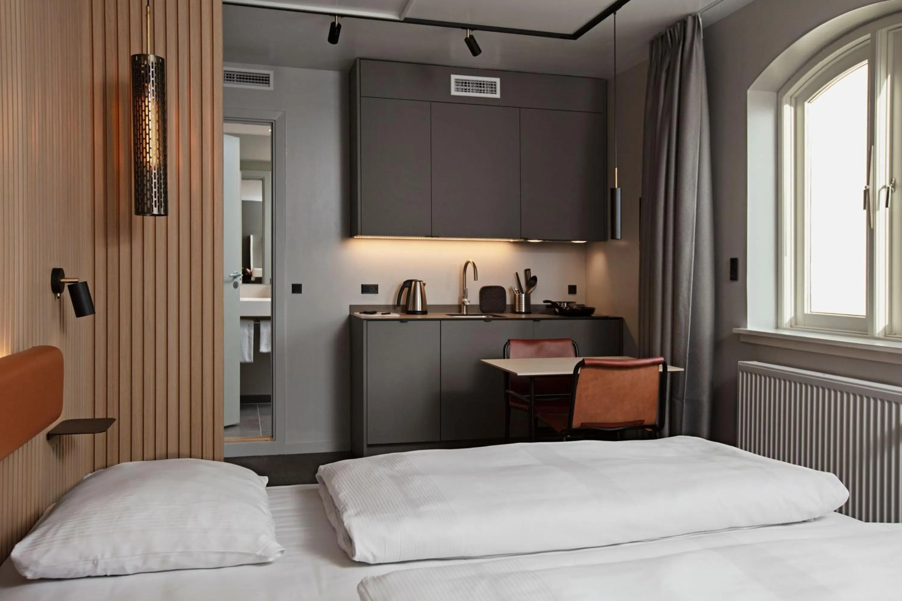 Photo of the whole room, Bed in Four Points Flex by Sheraton Koge