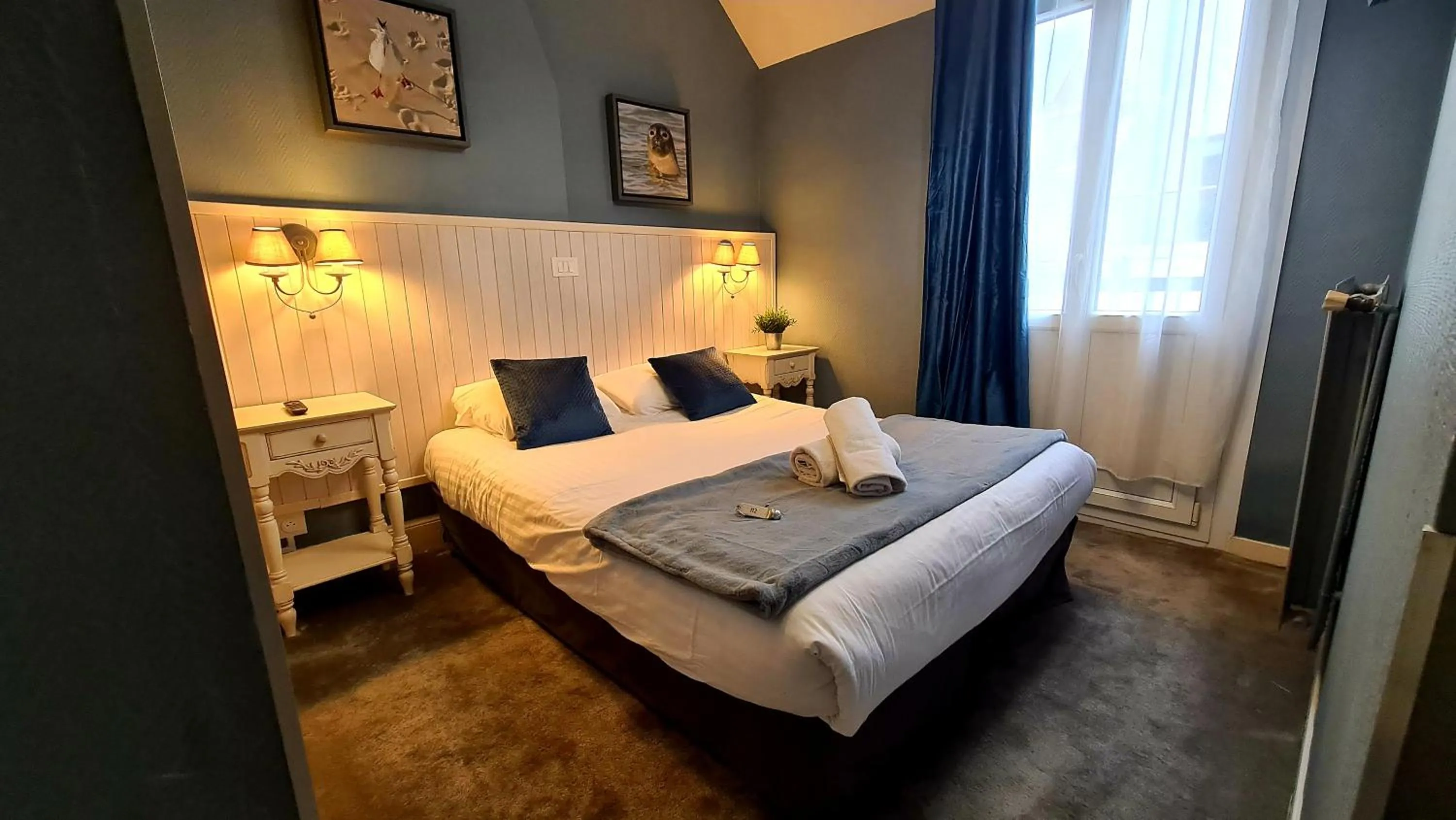 Photo of the whole room in Hôtel de charme Equinoxe