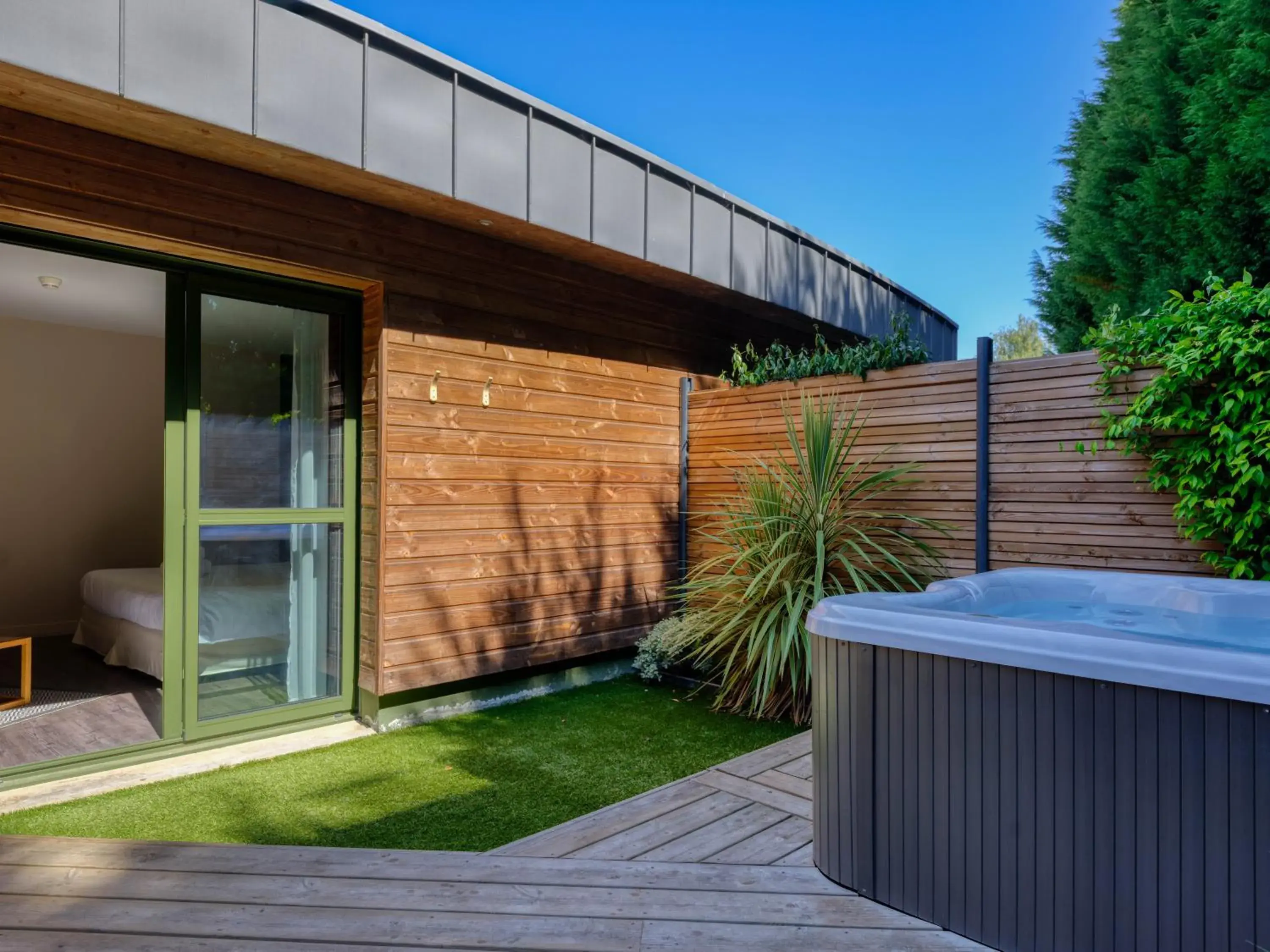 Suite with Hot Tub in Logis Hôtel Domaine du Moulin Cavier - Restaurants & Spa Suite with Hot Tub in Logis Hôtel Domaine du Moulin Cavier - Restaurants & Spa