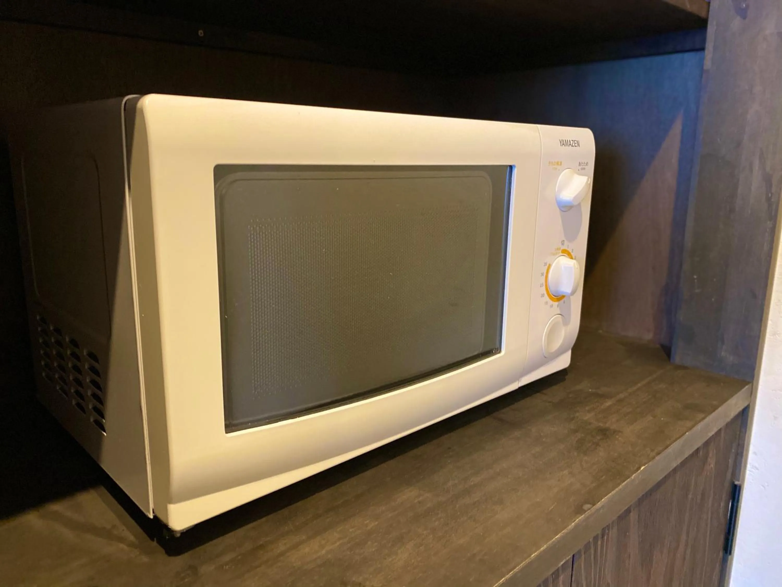 Communal kitchen in Hostel SAMURISE KURA