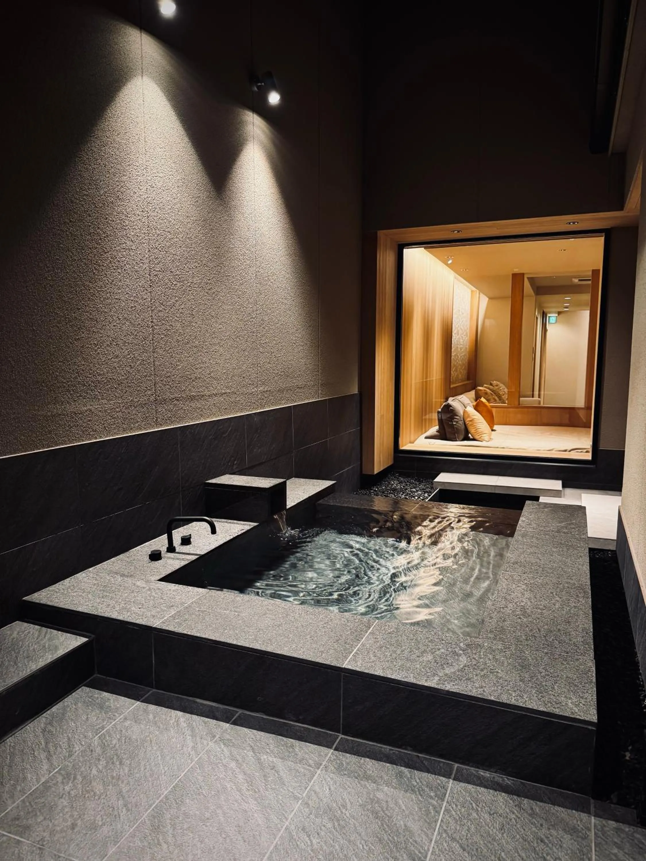 THE KAKU Exclusive suite & Residence
