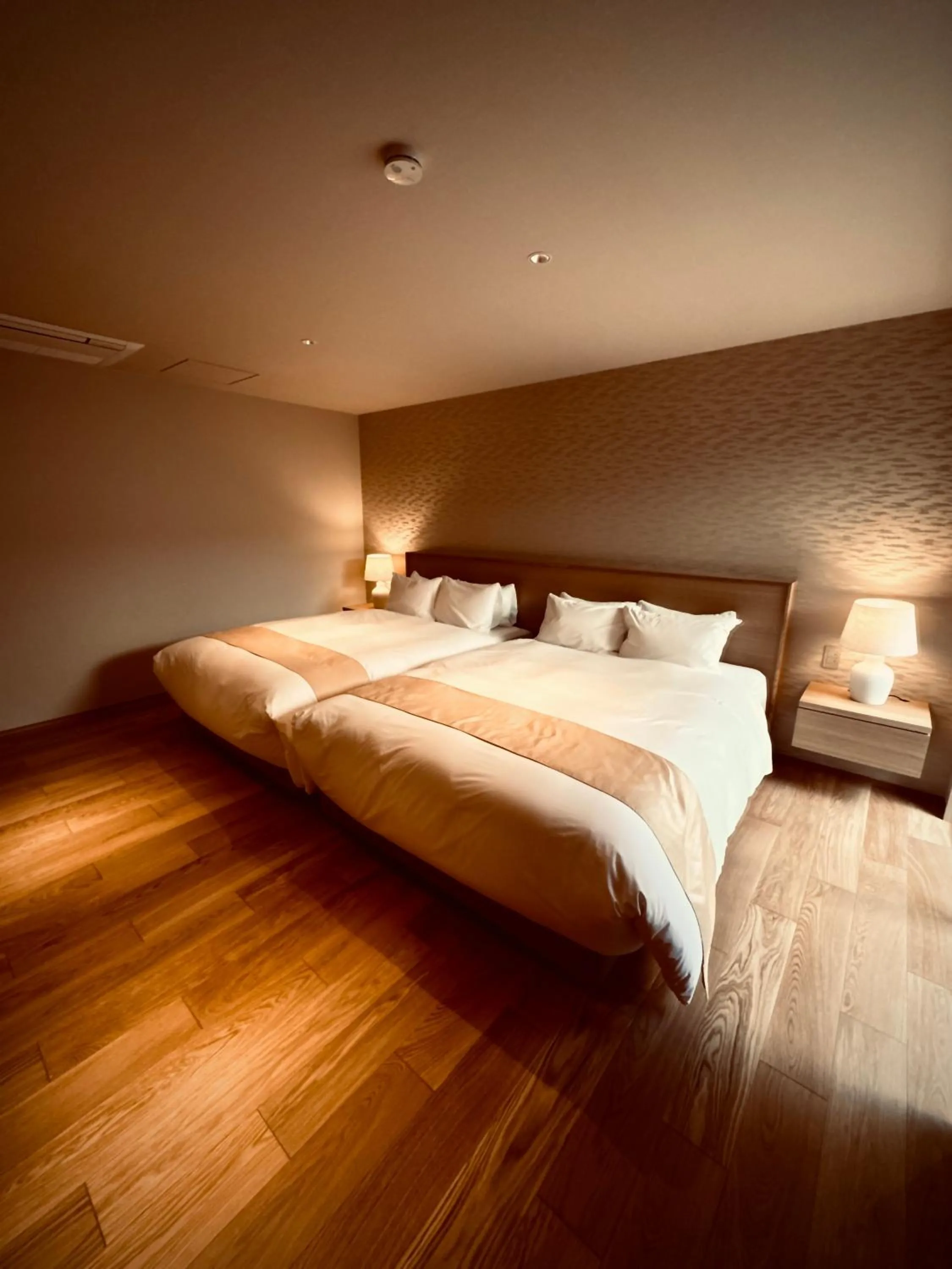 THE KAKU Exclusive suite & Residence