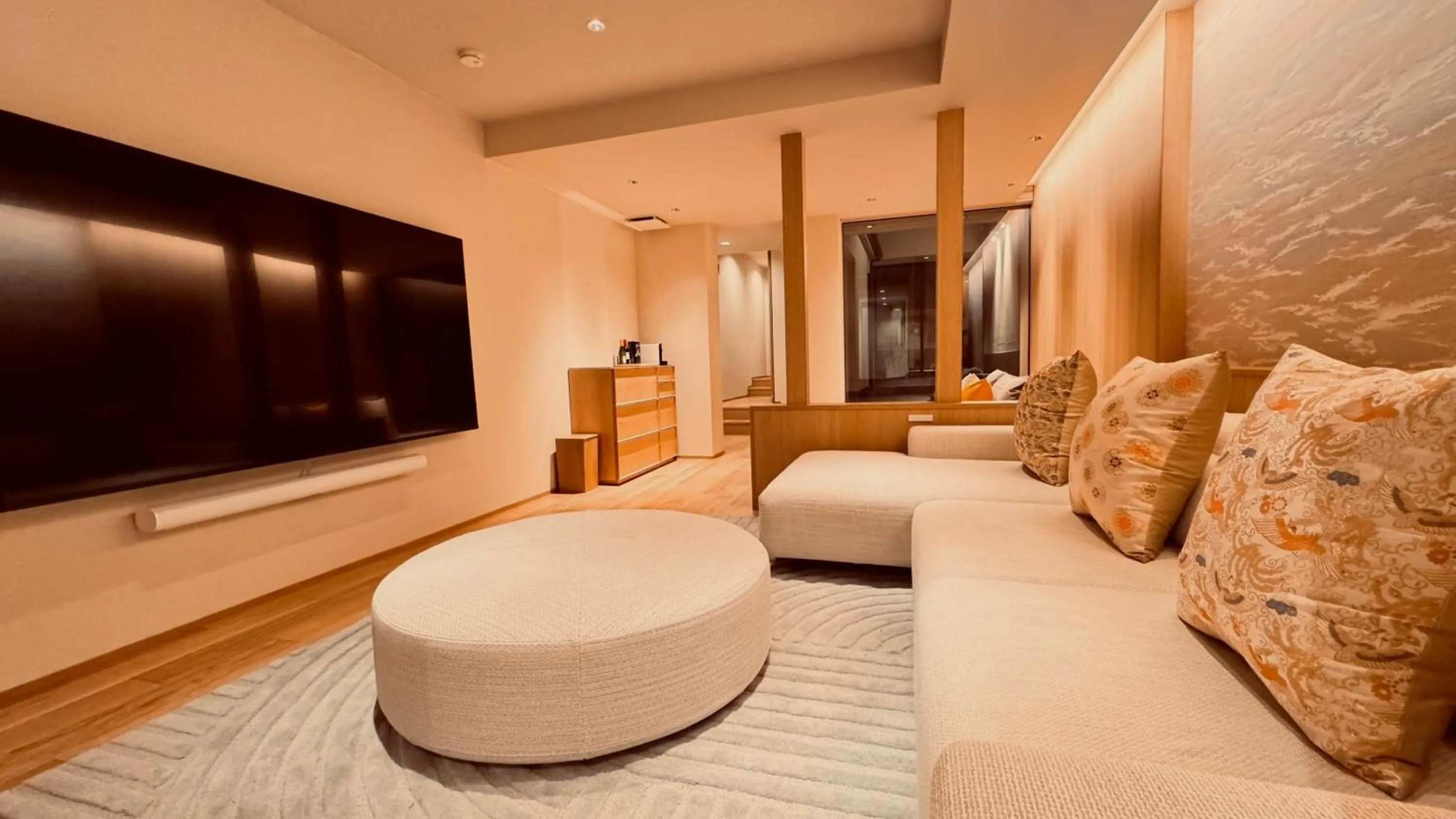 THE KAKU Exclusive suite & Residence