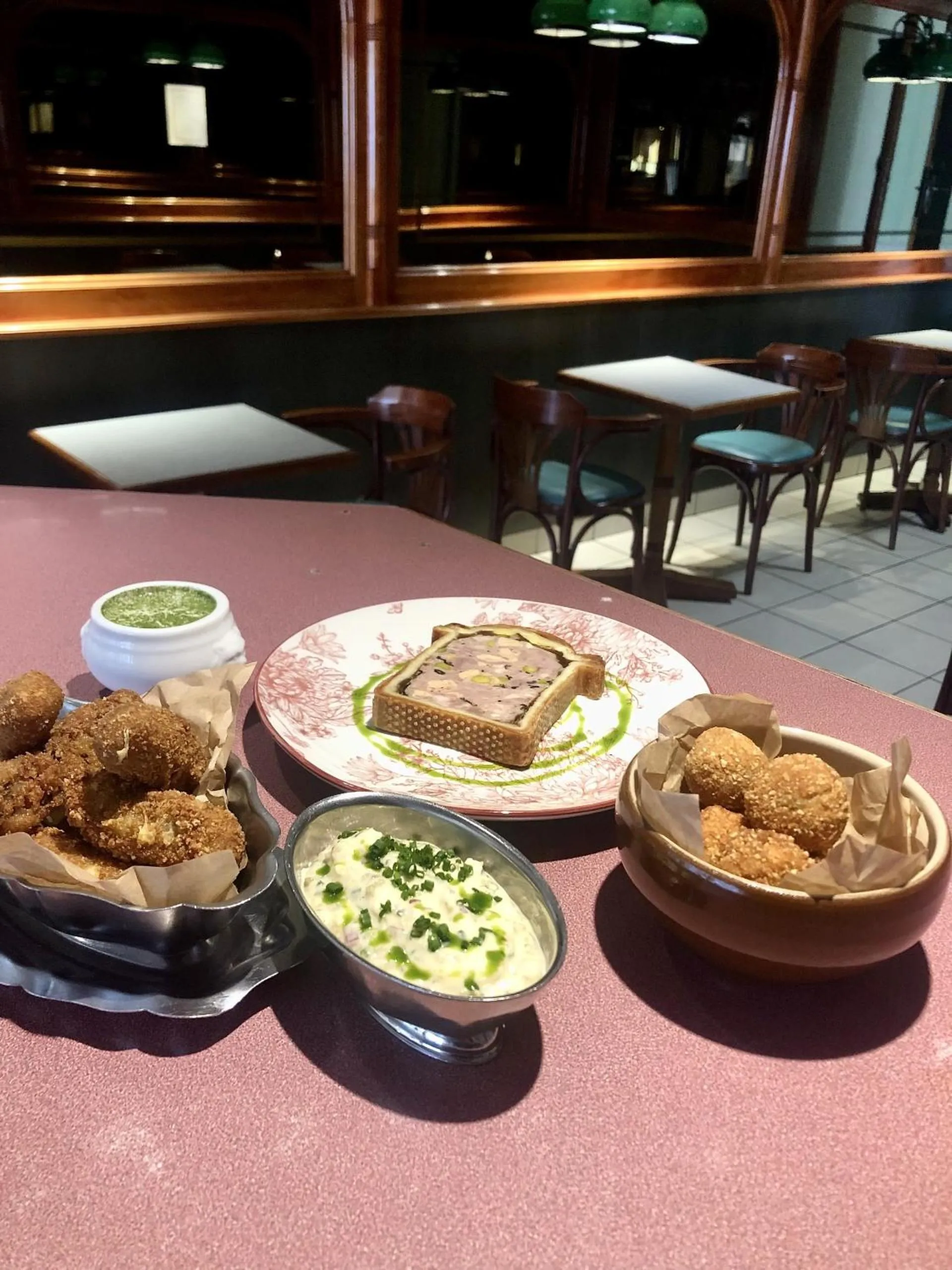 Logis Hôtel & Restaurant Le Cheval Blanc et Clovis