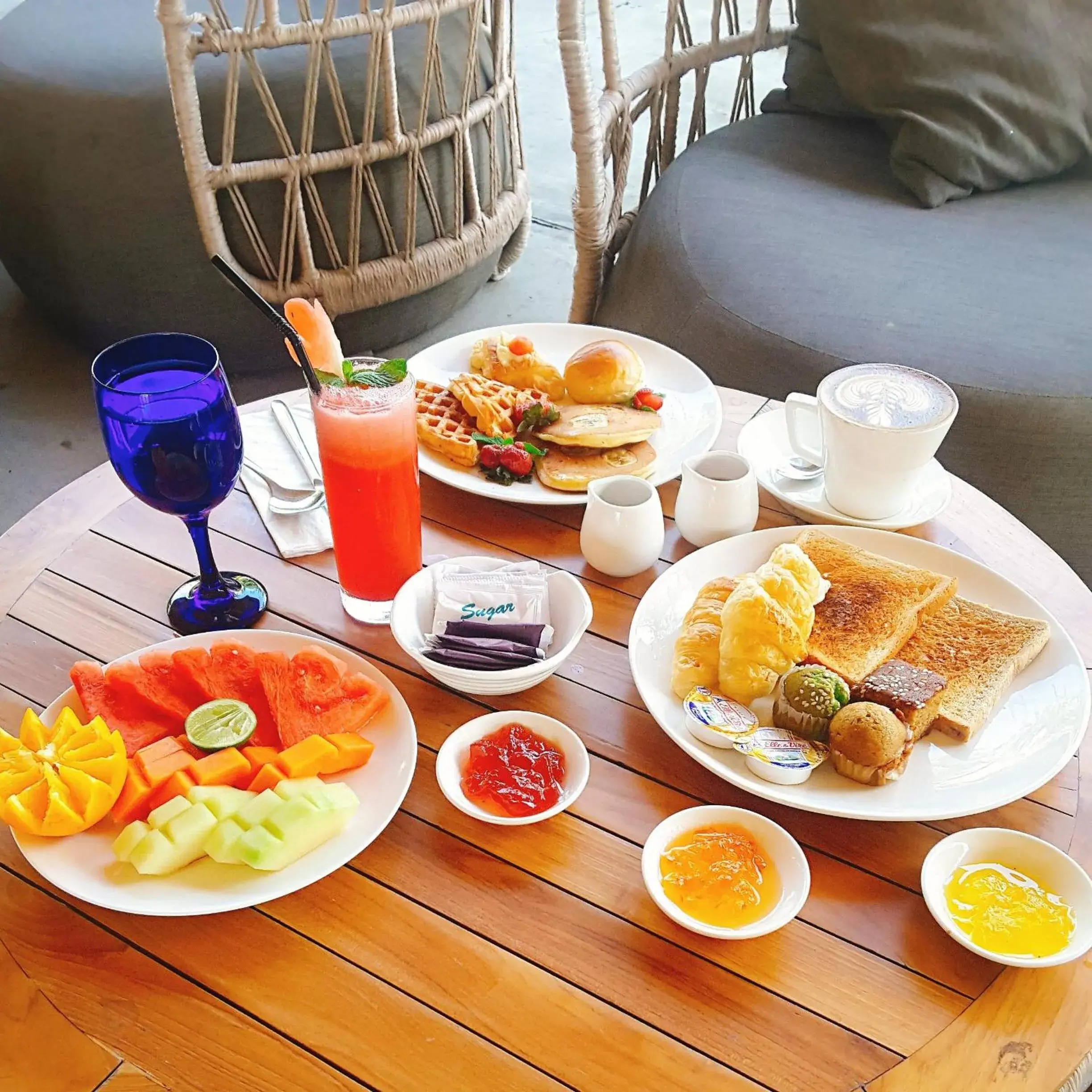 Continental breakfast in Tijili Benoa