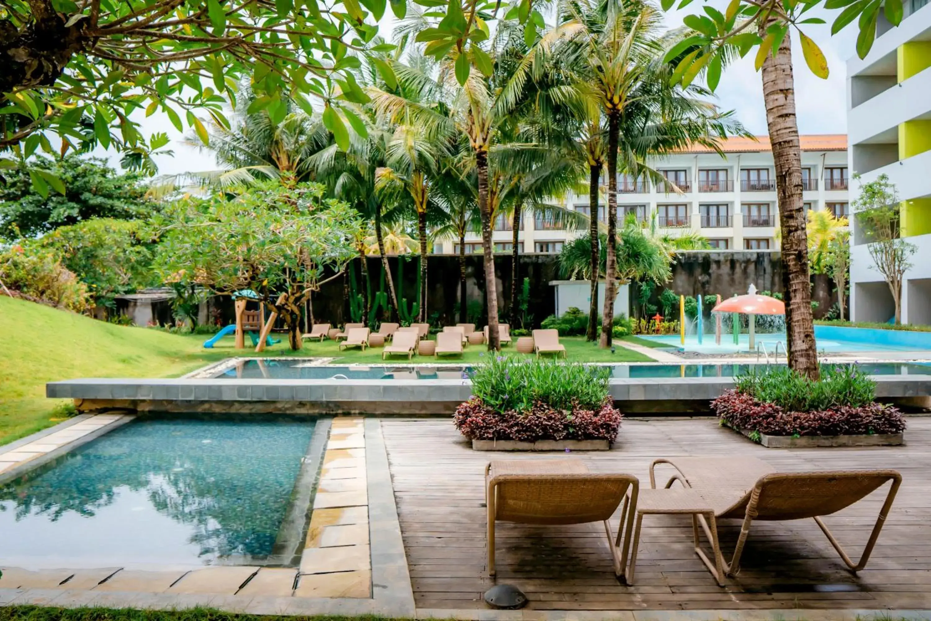 Swimming Pool in Tijili Benoa