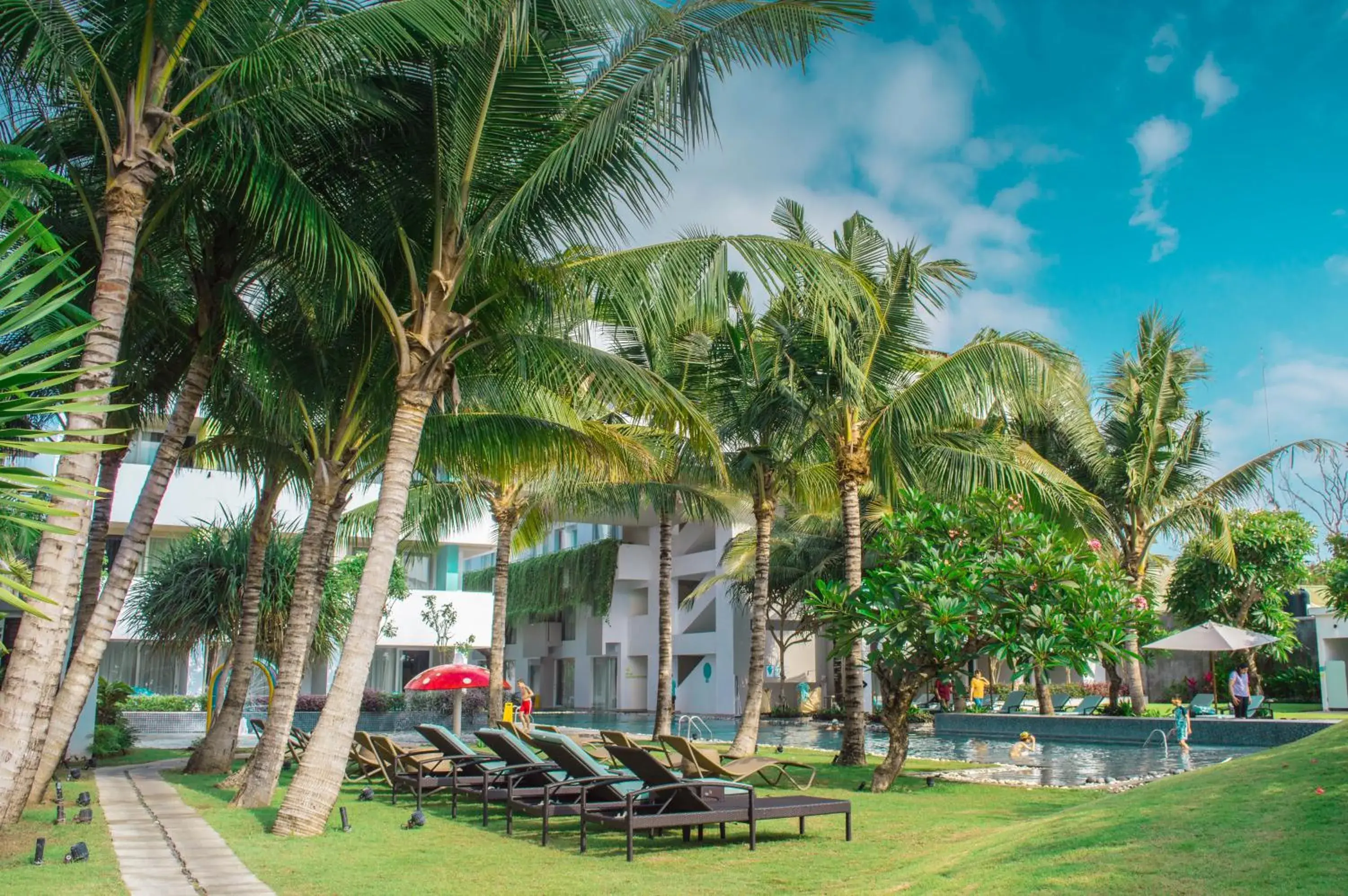 Swimming pool in Tijili Benoa