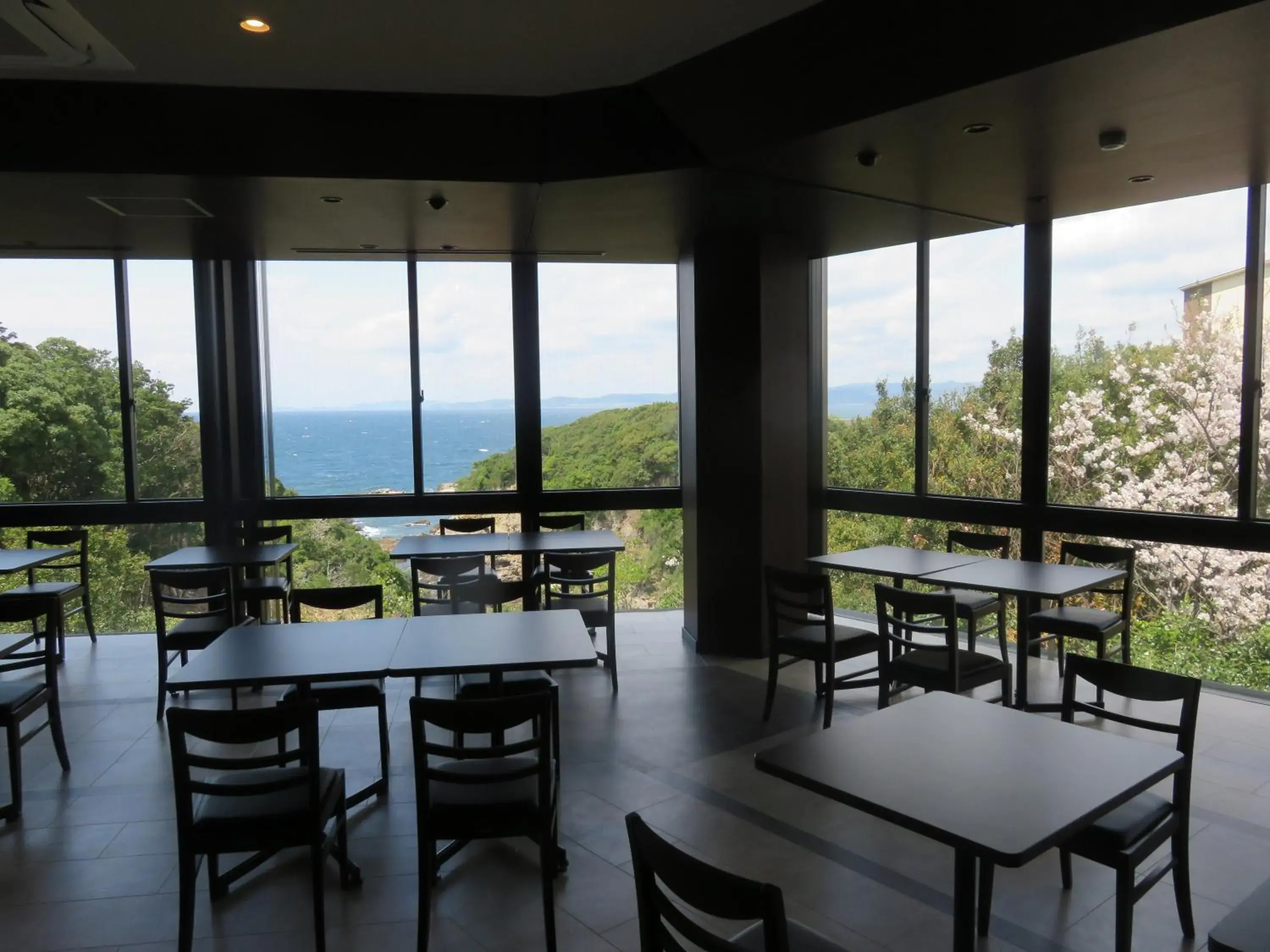 Food and drinks in Grampus Sea Food and drinks in Grampus Sea