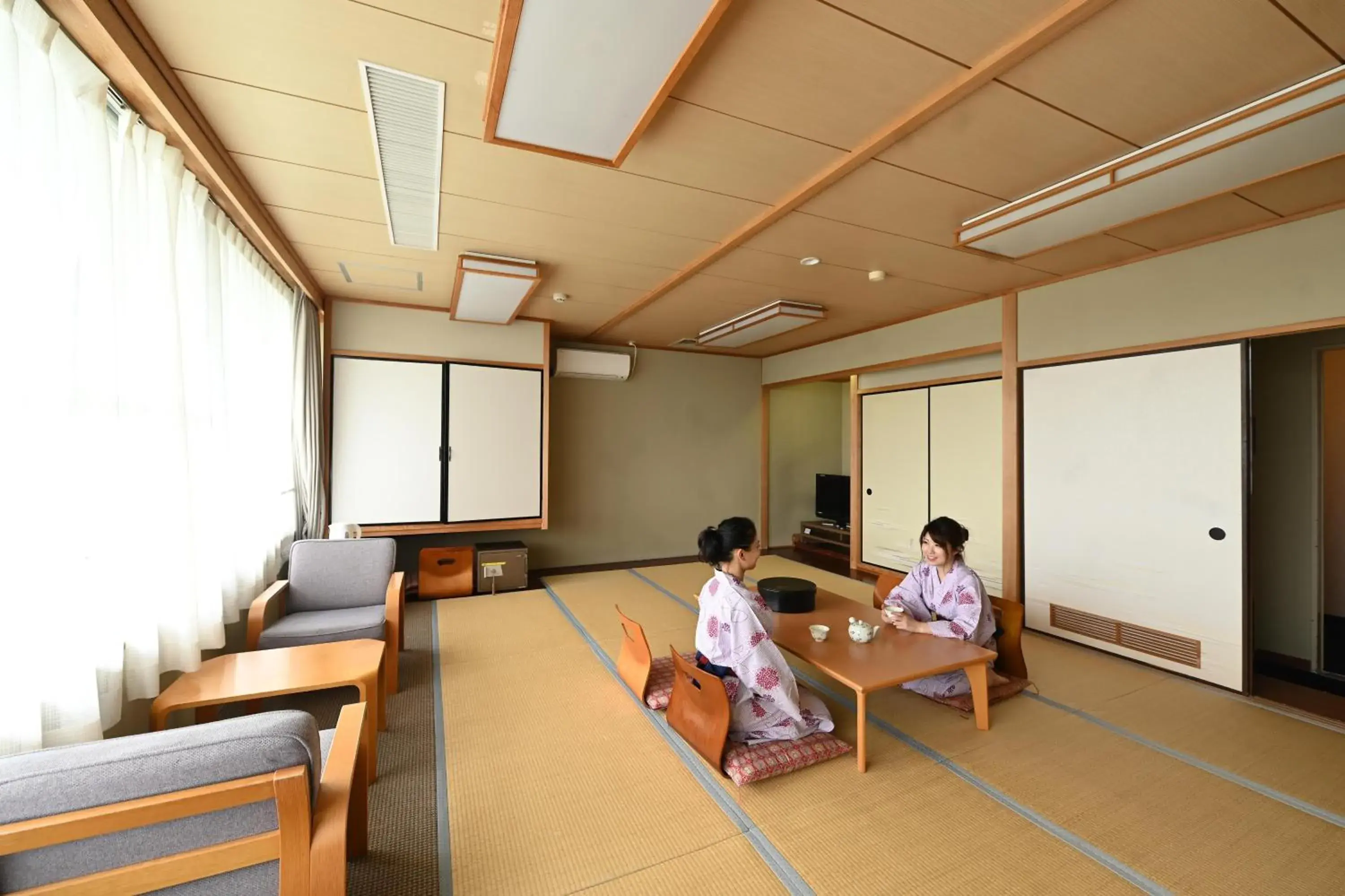 Photo of the whole room in Grampus Sea Photo of the whole room in Grampus Sea