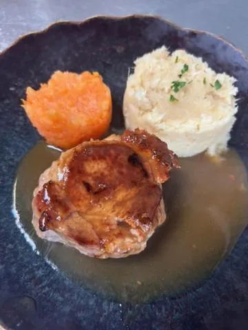 Food and drinks in Logis Hôtel restaurant Horizon 117