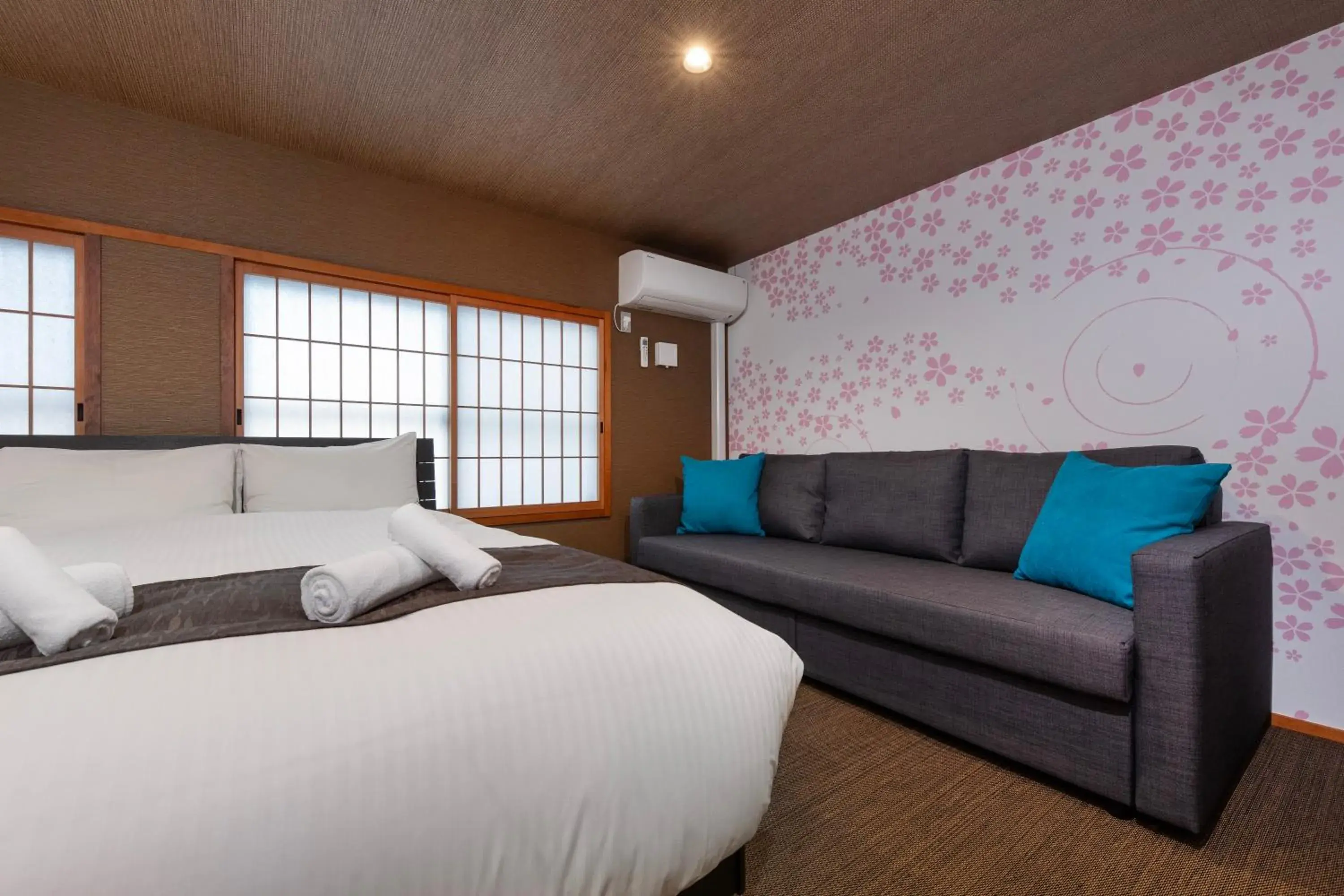 Bedroom, Bed in Shiki Homes TAIMEI