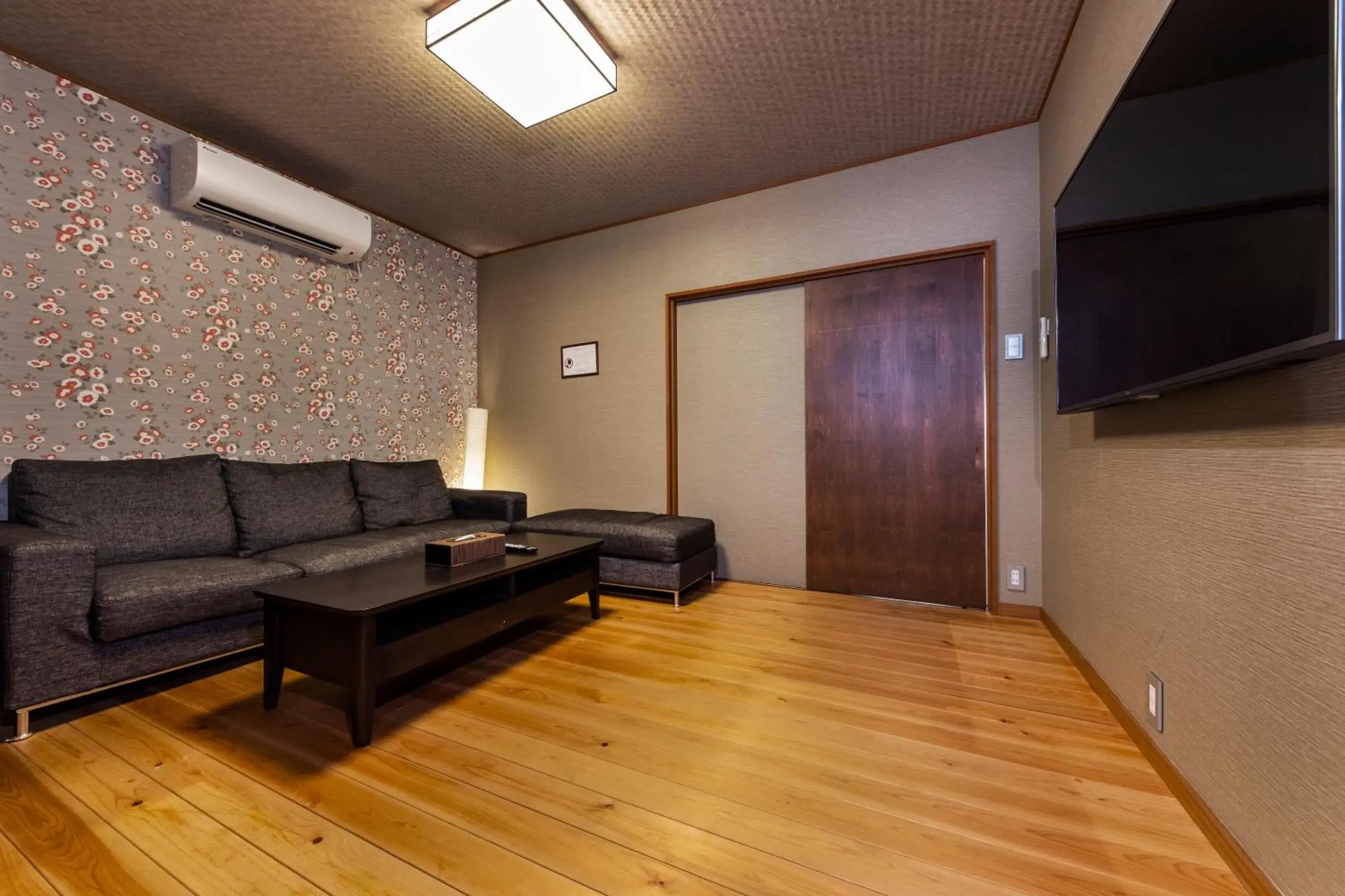 TV and multimedia, Seating Area in Shiki Homes TAIMEI