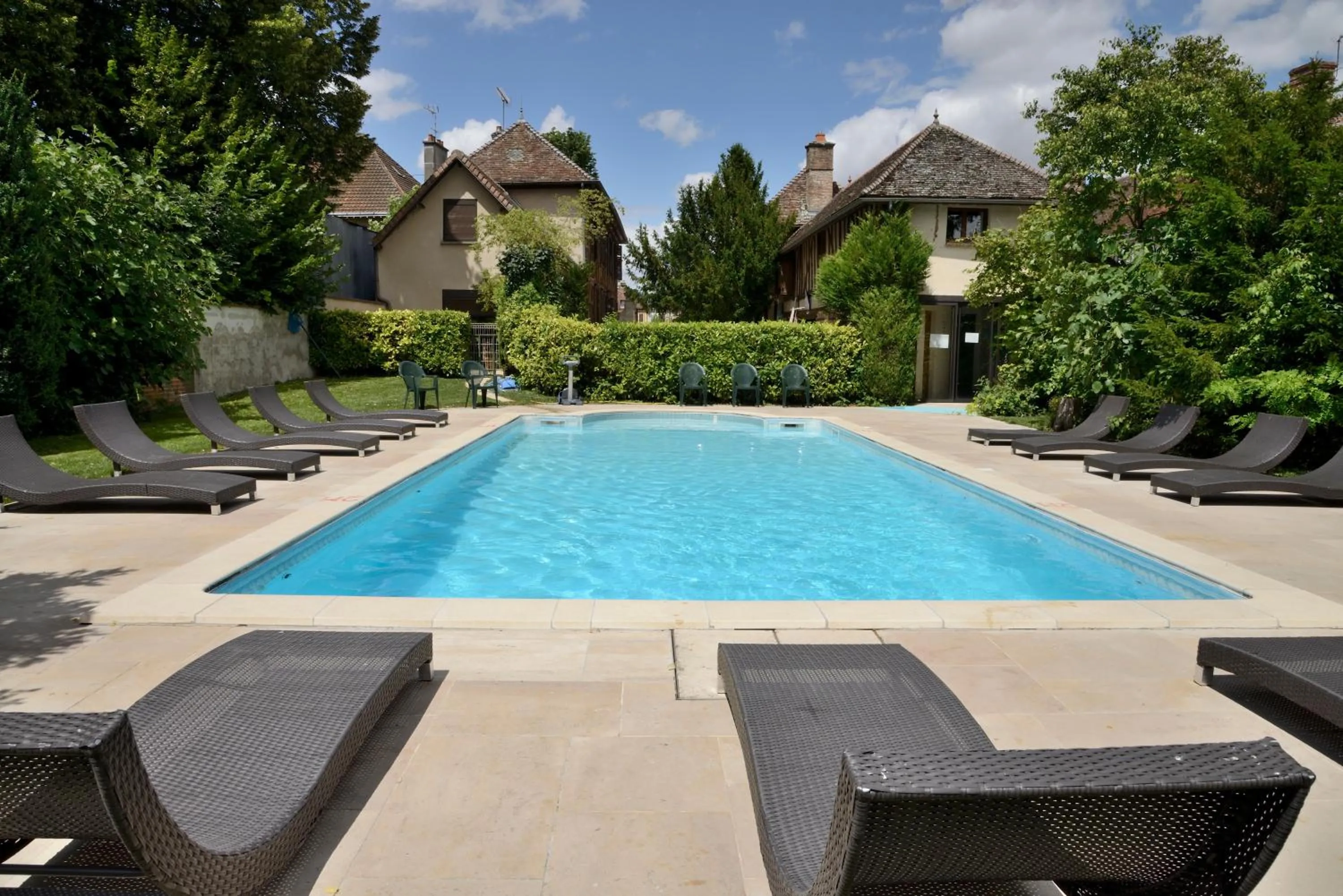 Swimming pool in Logis Le Tadorne