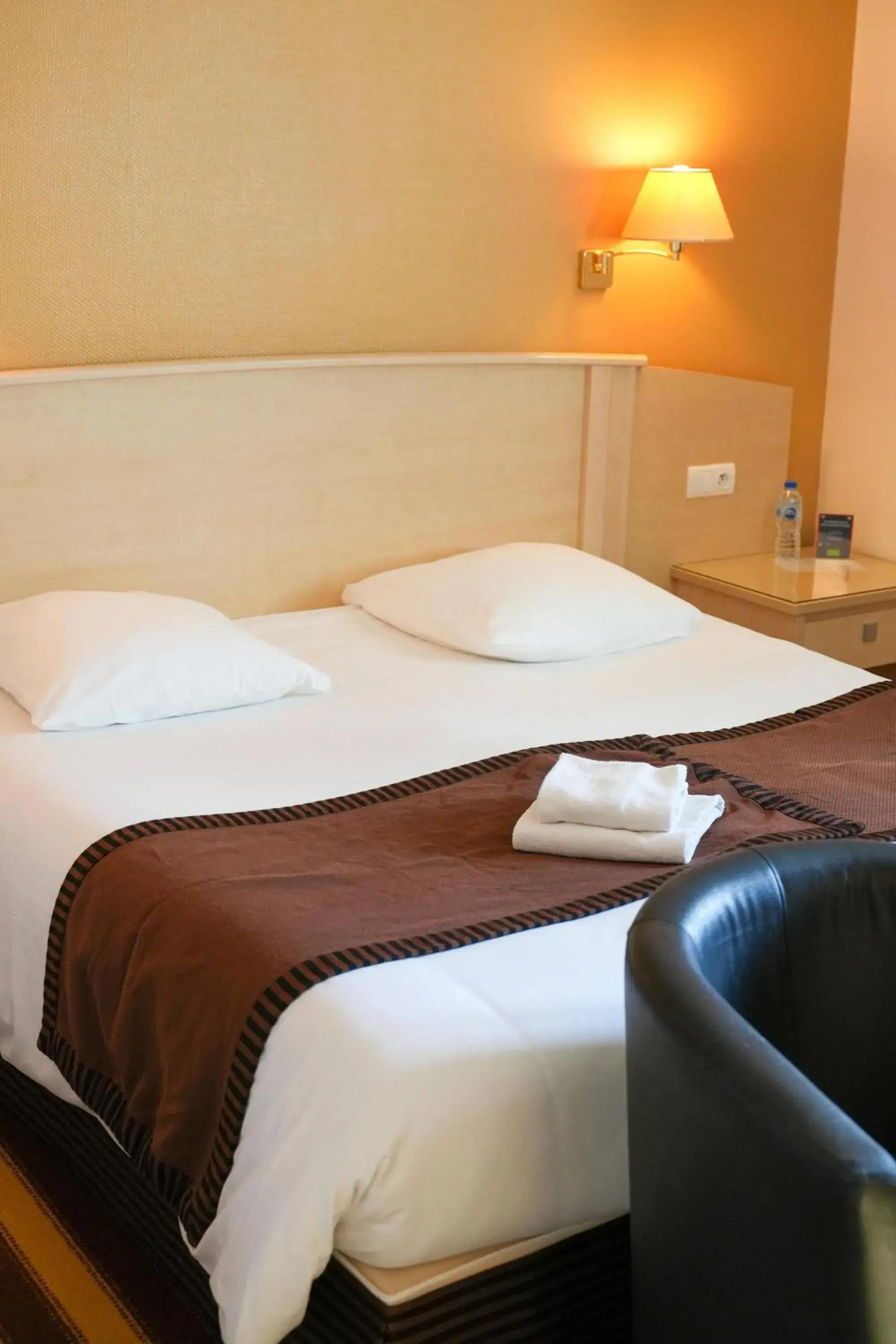 Bedroom, Bed in Logis L'Abreuvoir Bedroom, Bed in Logis L'Abreuvoir