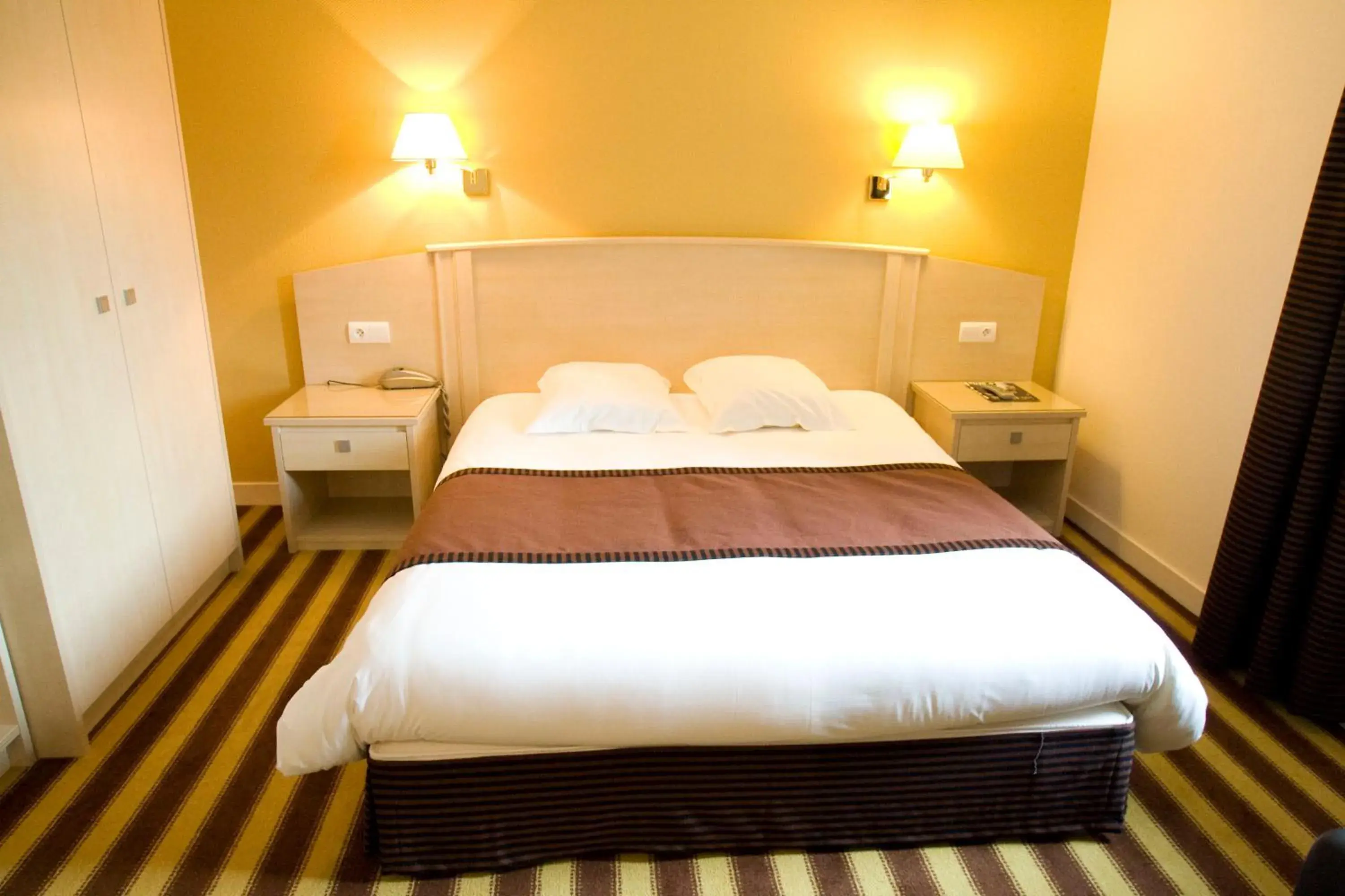 Bed in Logis L'Abreuvoir Bed in Logis L'Abreuvoir