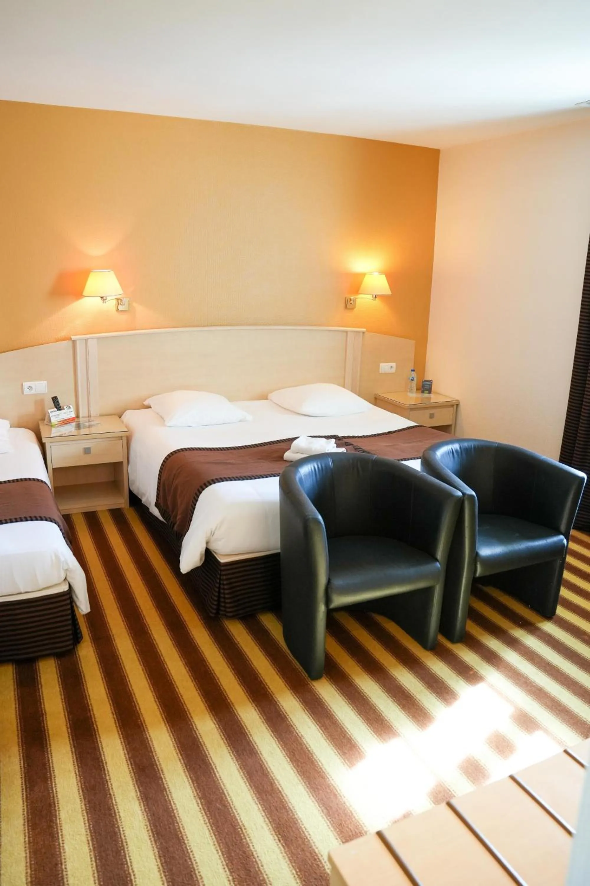 Bedroom, Bed in Logis L'Abreuvoir