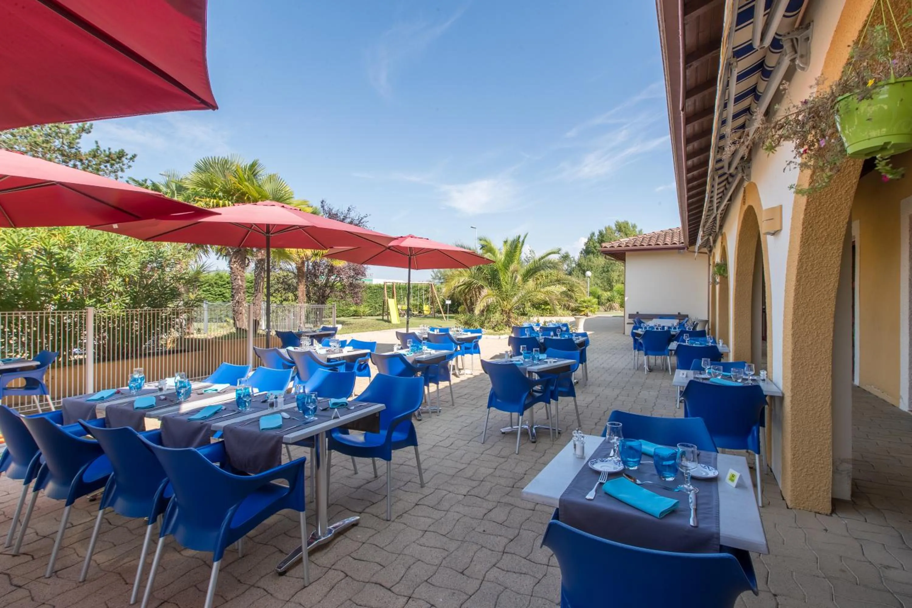 Patio in Logis Hôtel Restaurant Solenca