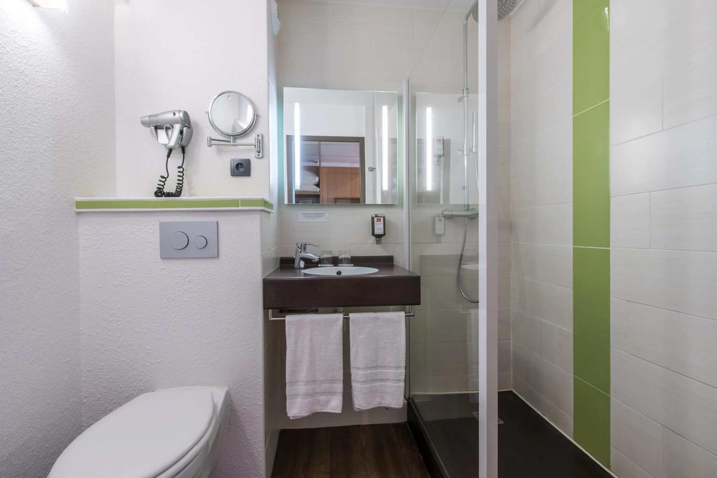 Toilet in Logis Hôtel Restaurant Solenca