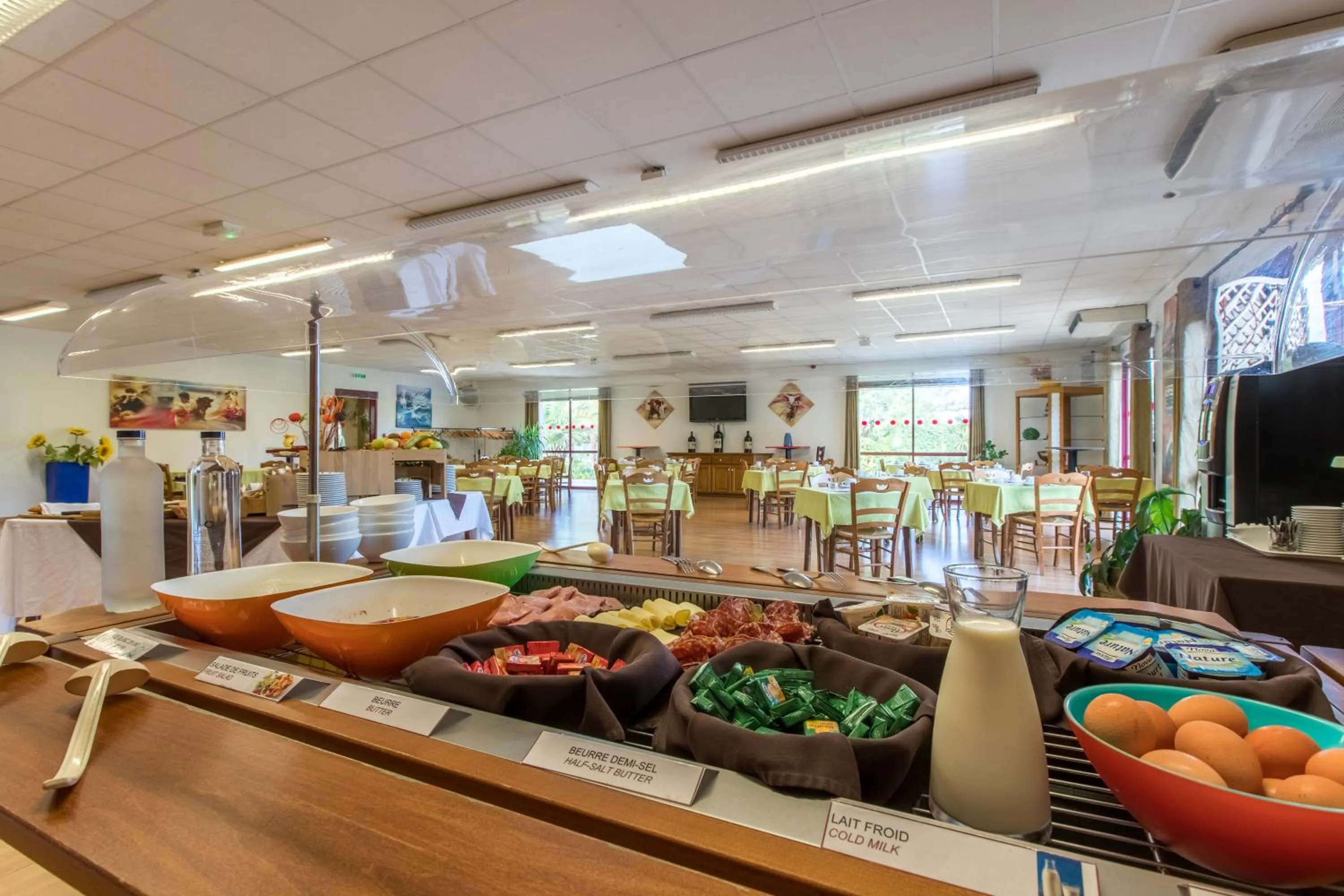 Breakfast in Logis Hôtel Restaurant Solenca