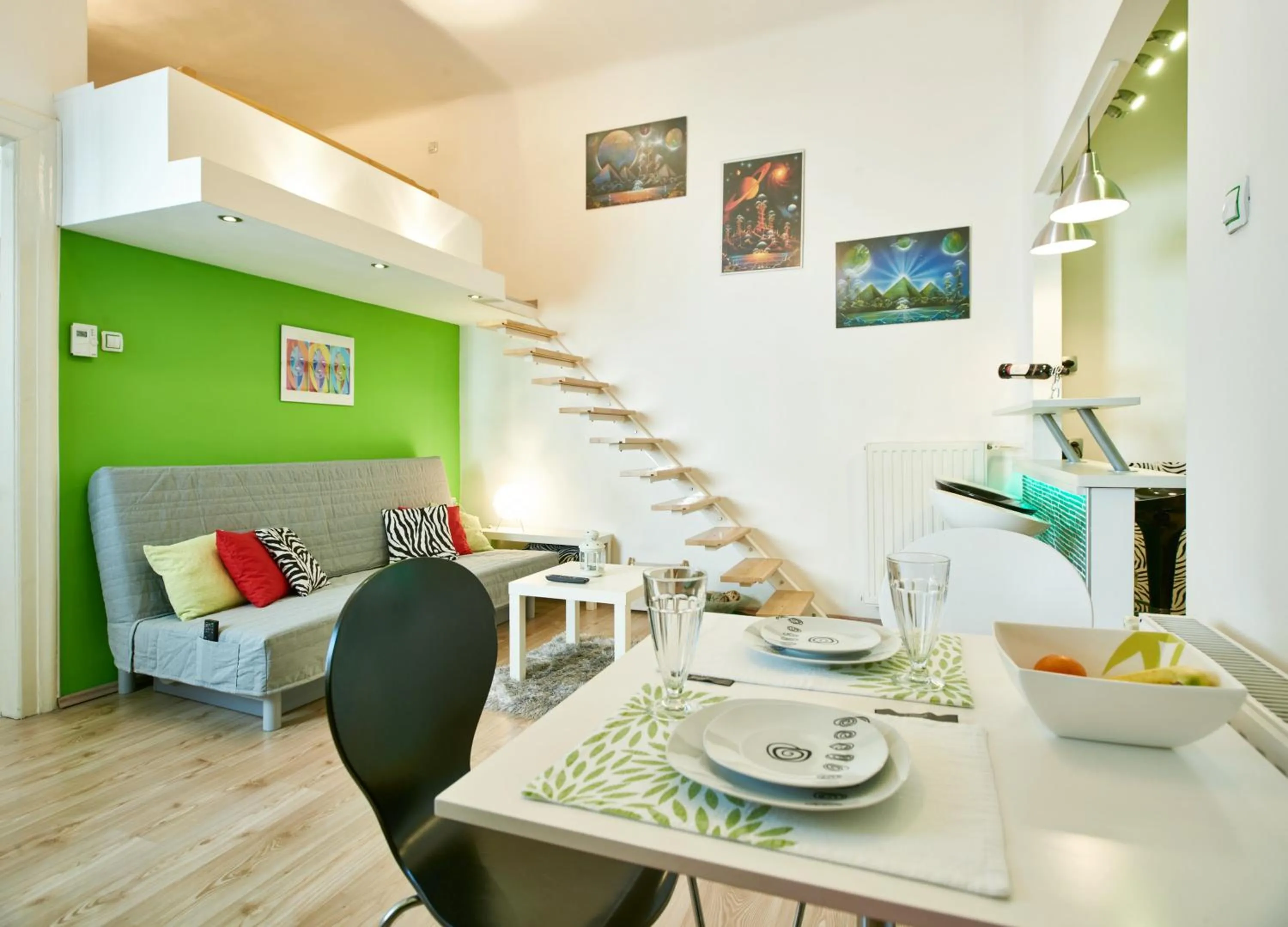 Living room in Studio Apartment Green Wall