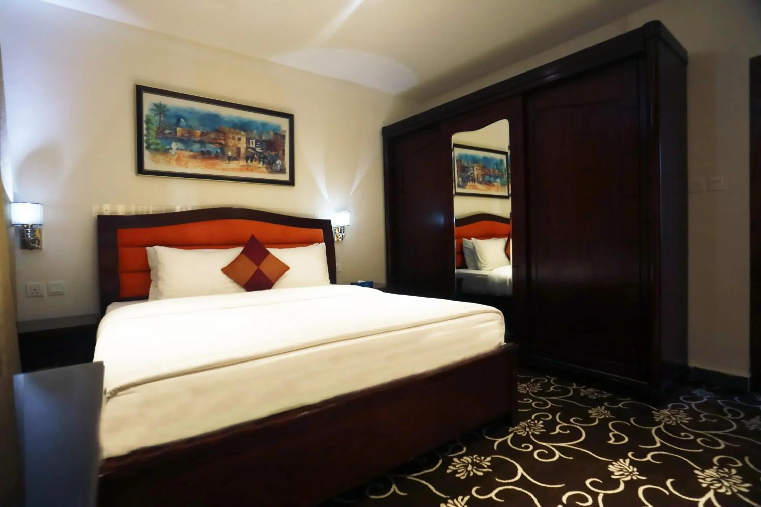 Royal Suite with Balcony in Naylover Hotel Suites Royal Suite with Balcony in Naylover Hotel Suites