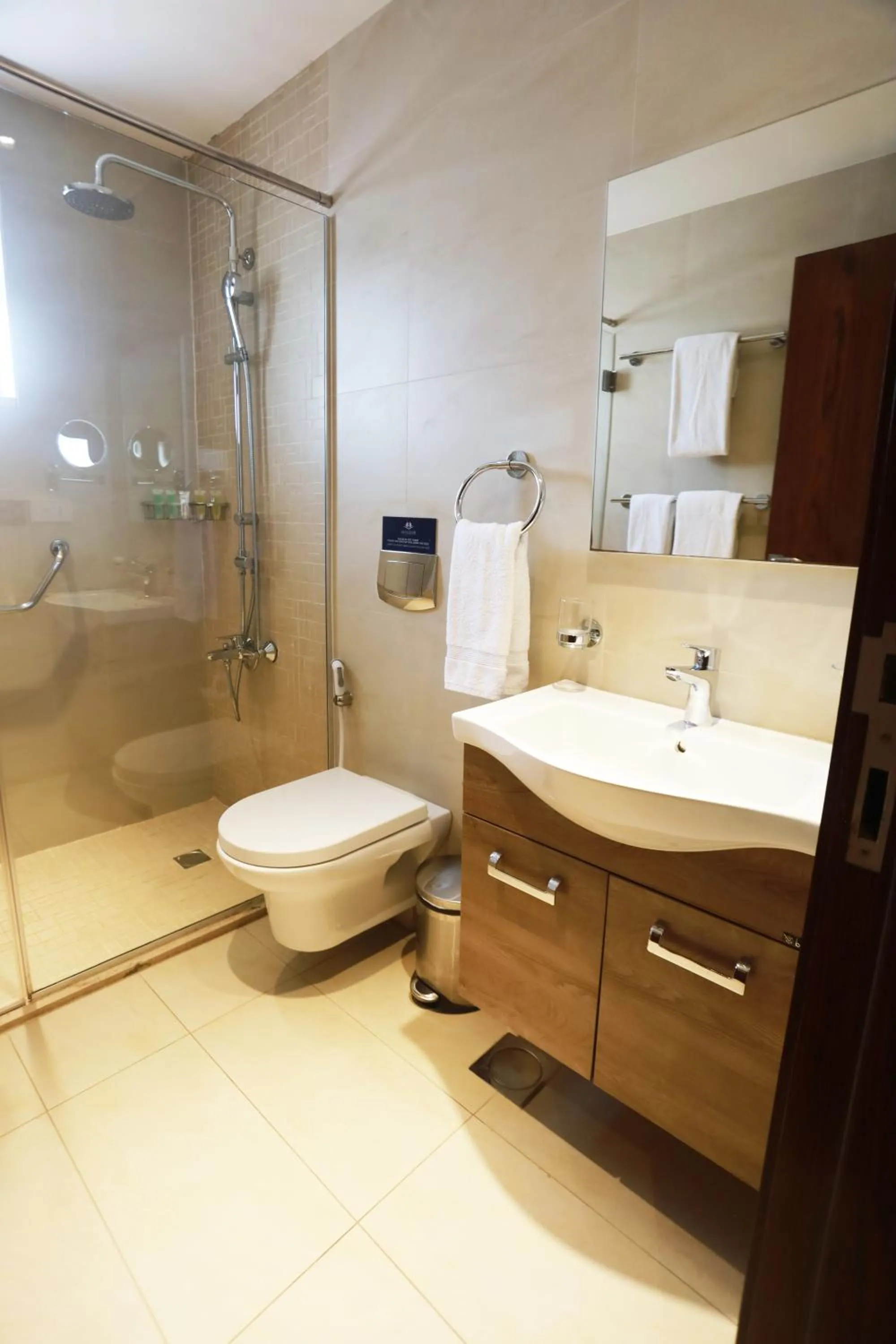 Bathroom in Naylover Hotel Suites