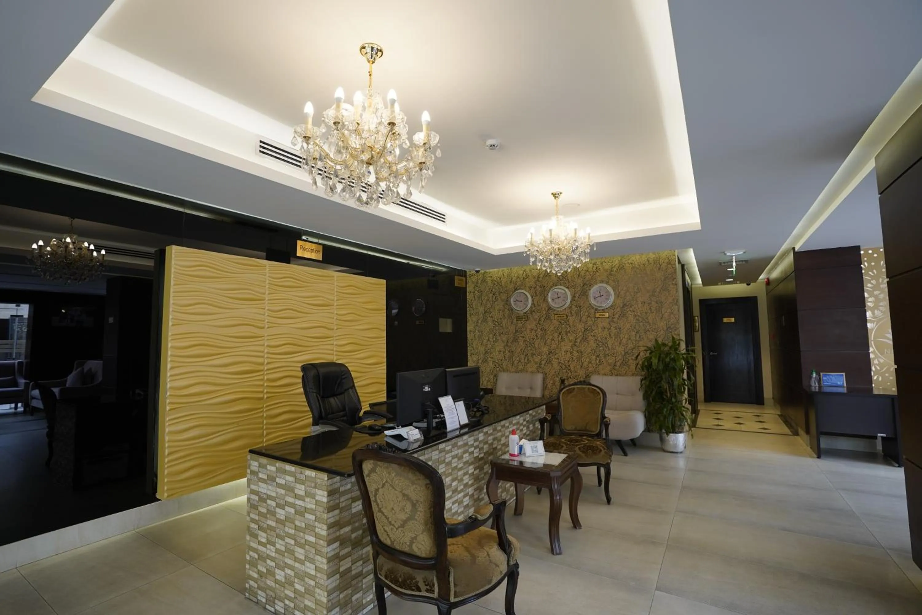 Lobby or reception in Naylover Hotel Suites