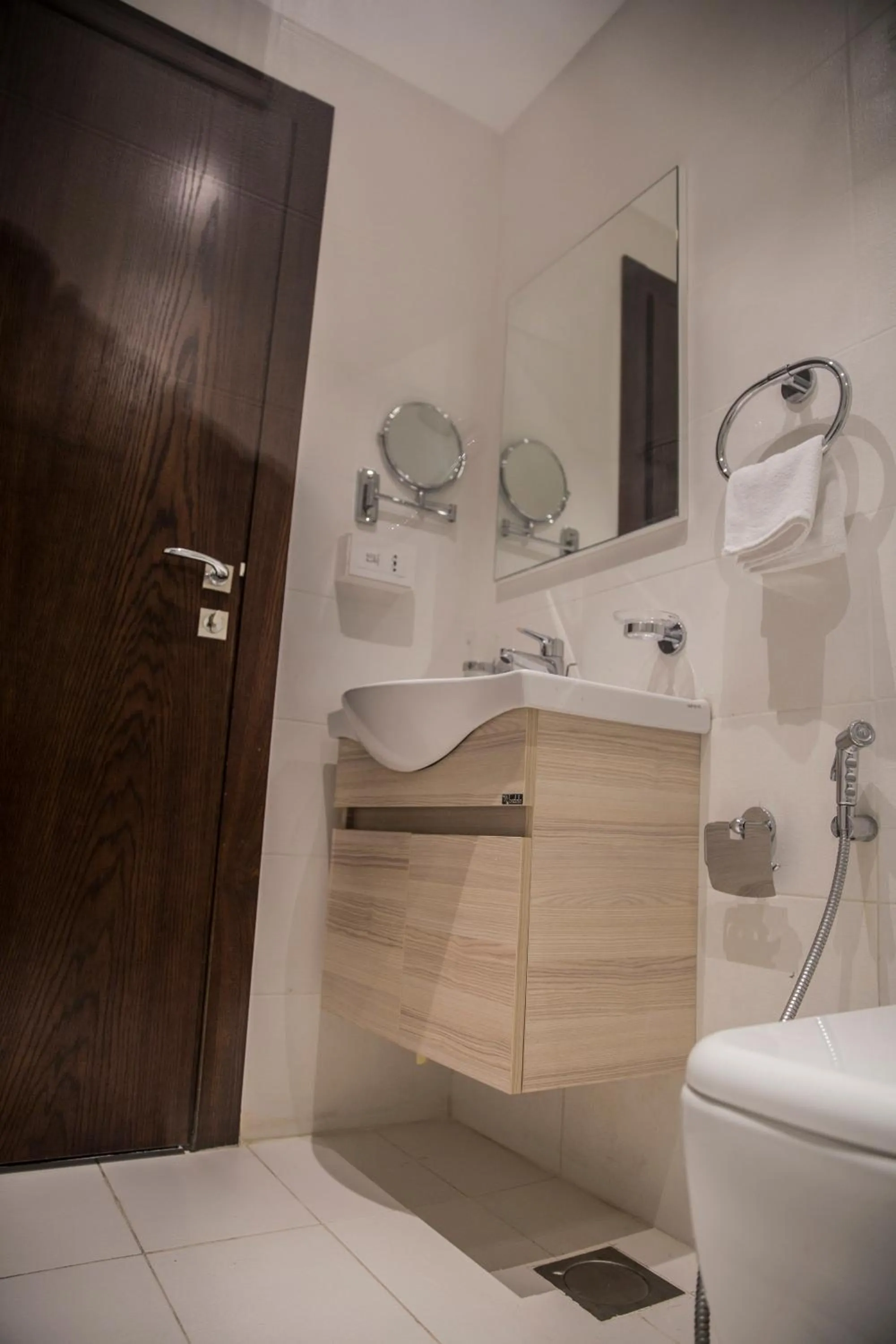 Toilet in Naylover Hotel Suites