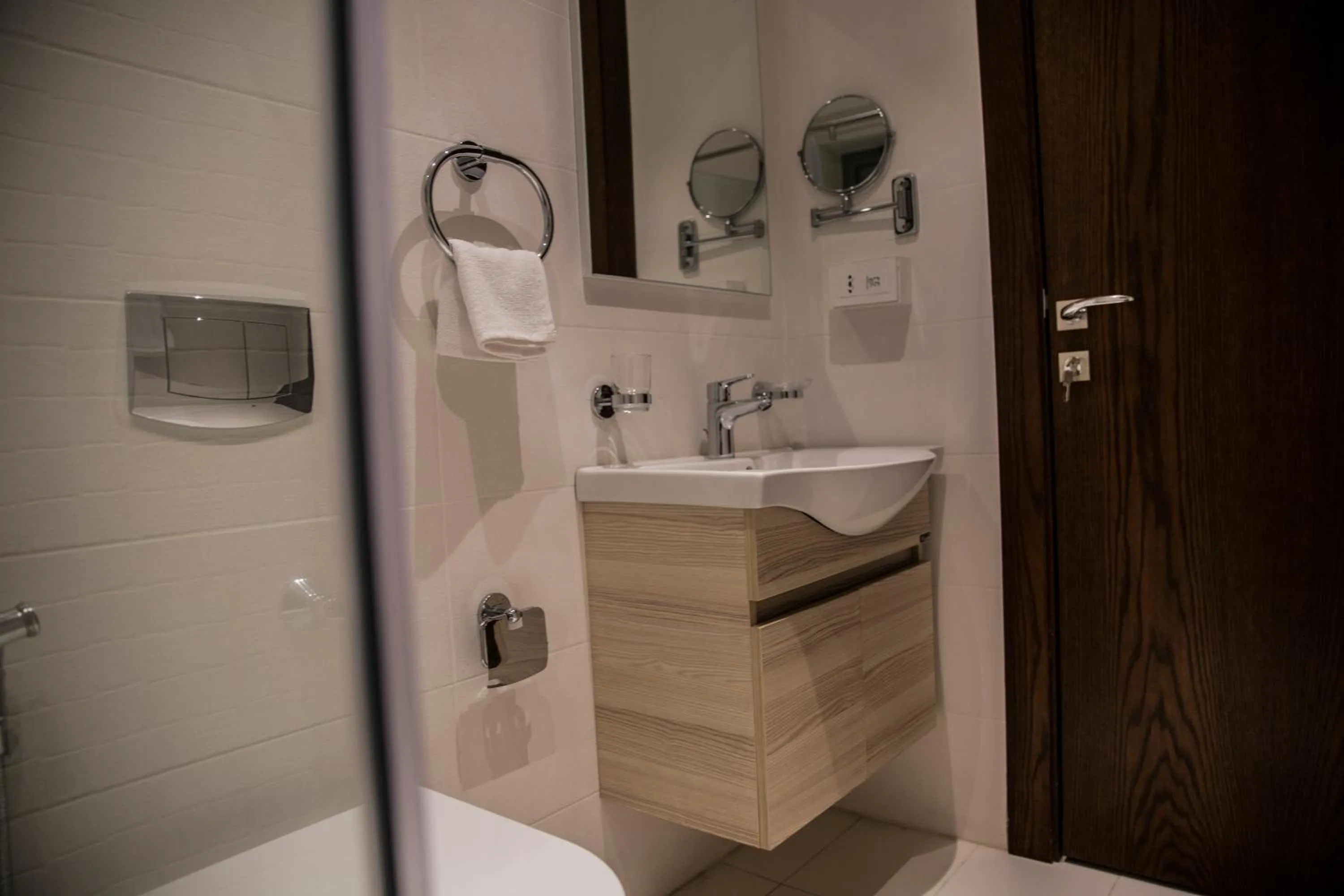 Bathroom in Naylover Hotel Suites