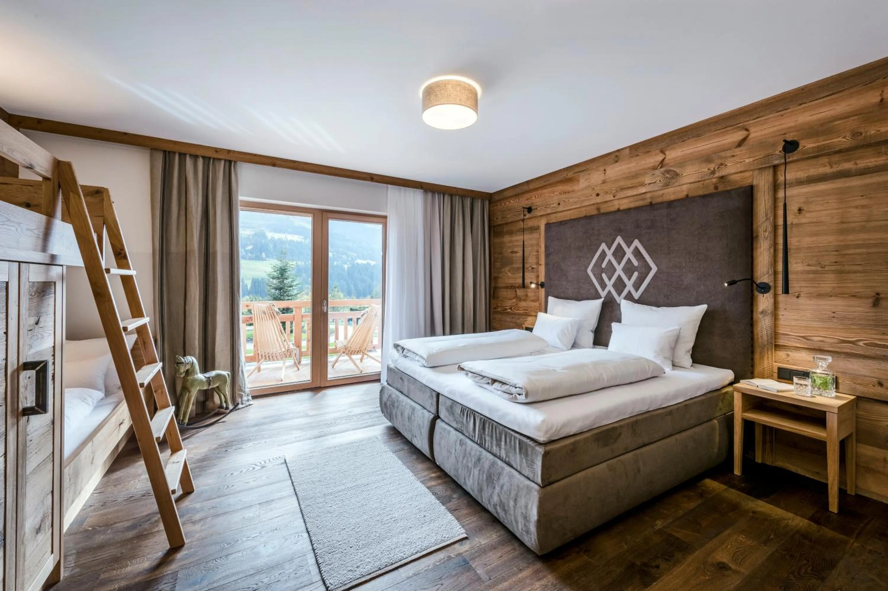 Photo of the whole room, Bed in Kaiserlodge