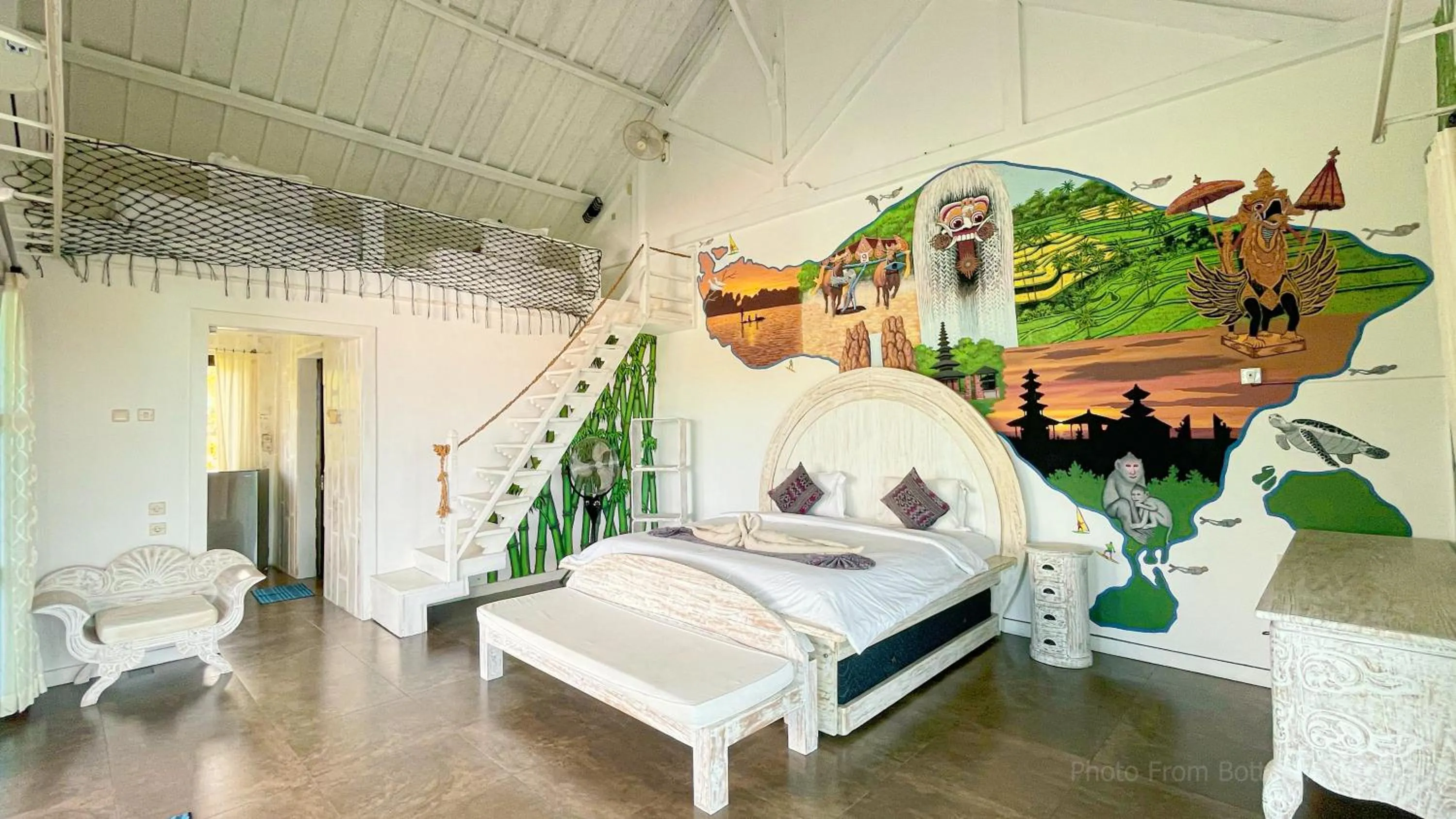 Superior Family Room in Bottelmania