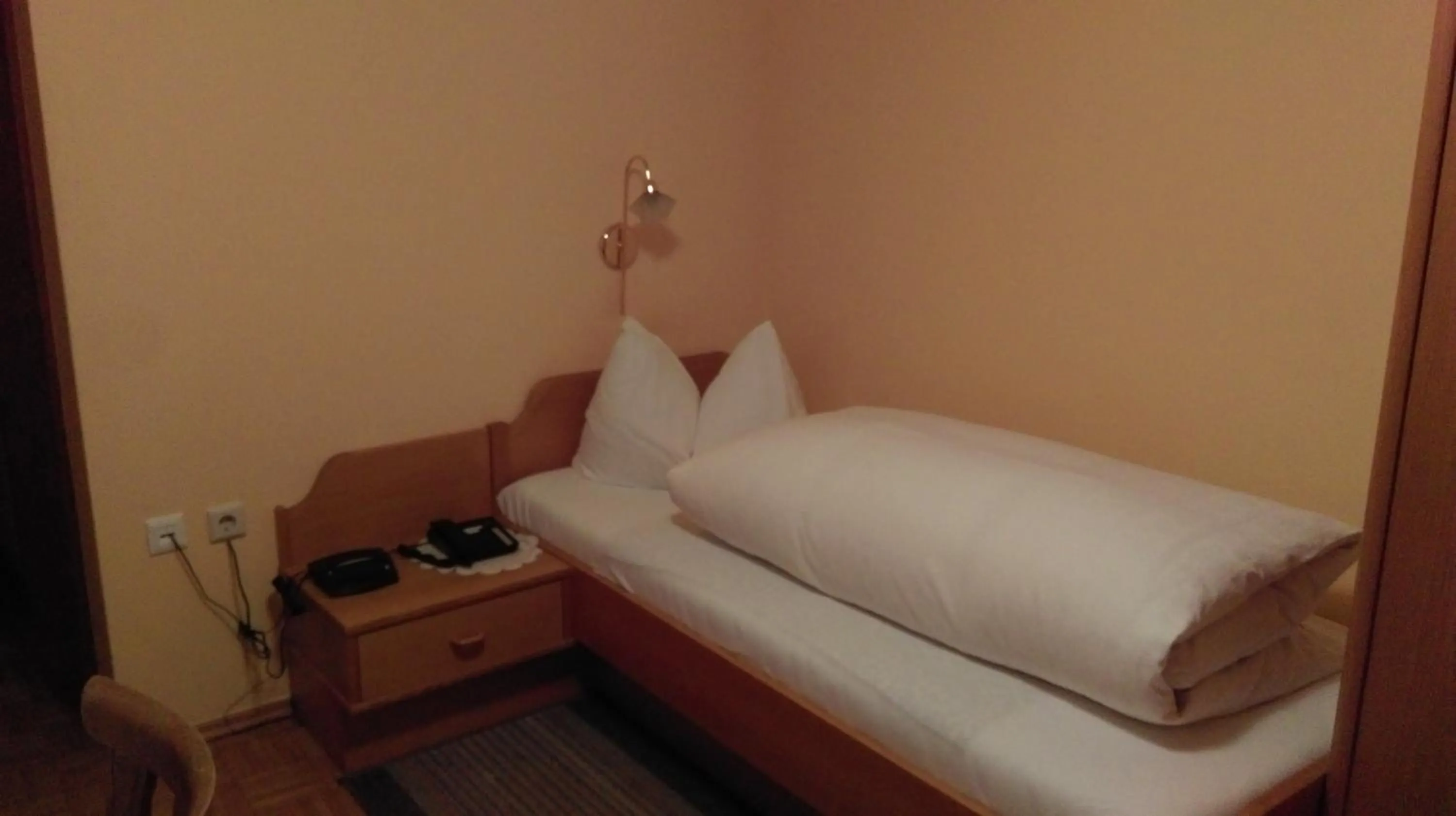 Photo of the whole room, Bed in Gasthof Zum Stollhofer