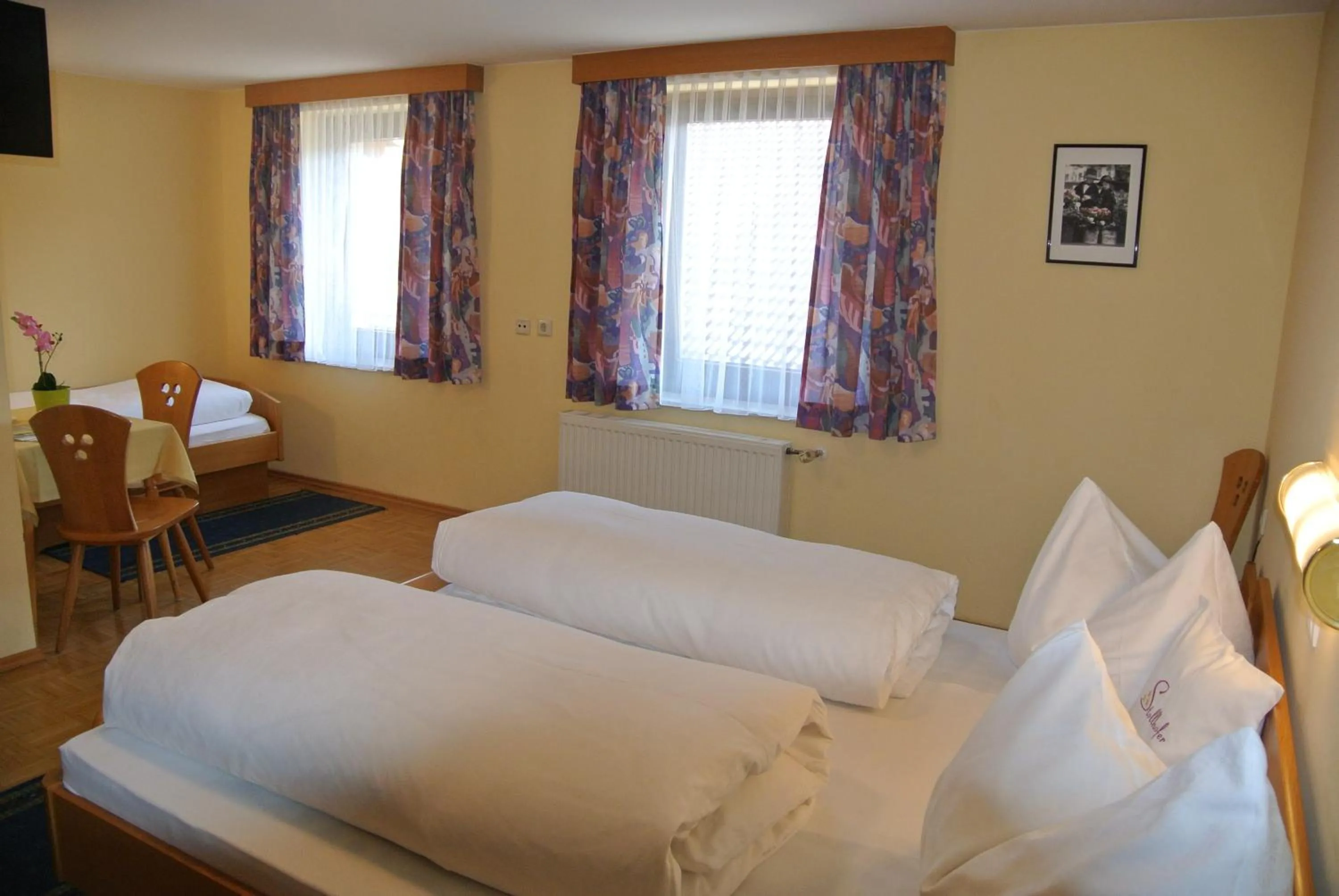 Photo of the whole room, Bed in Gasthof Zum Stollhofer