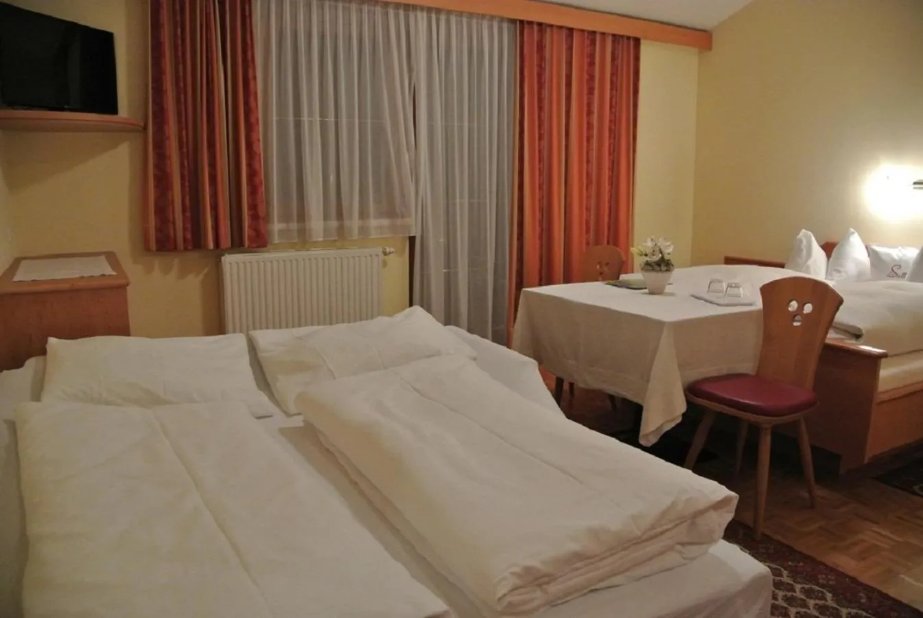 Bed in Gasthof Zum Stollhofer