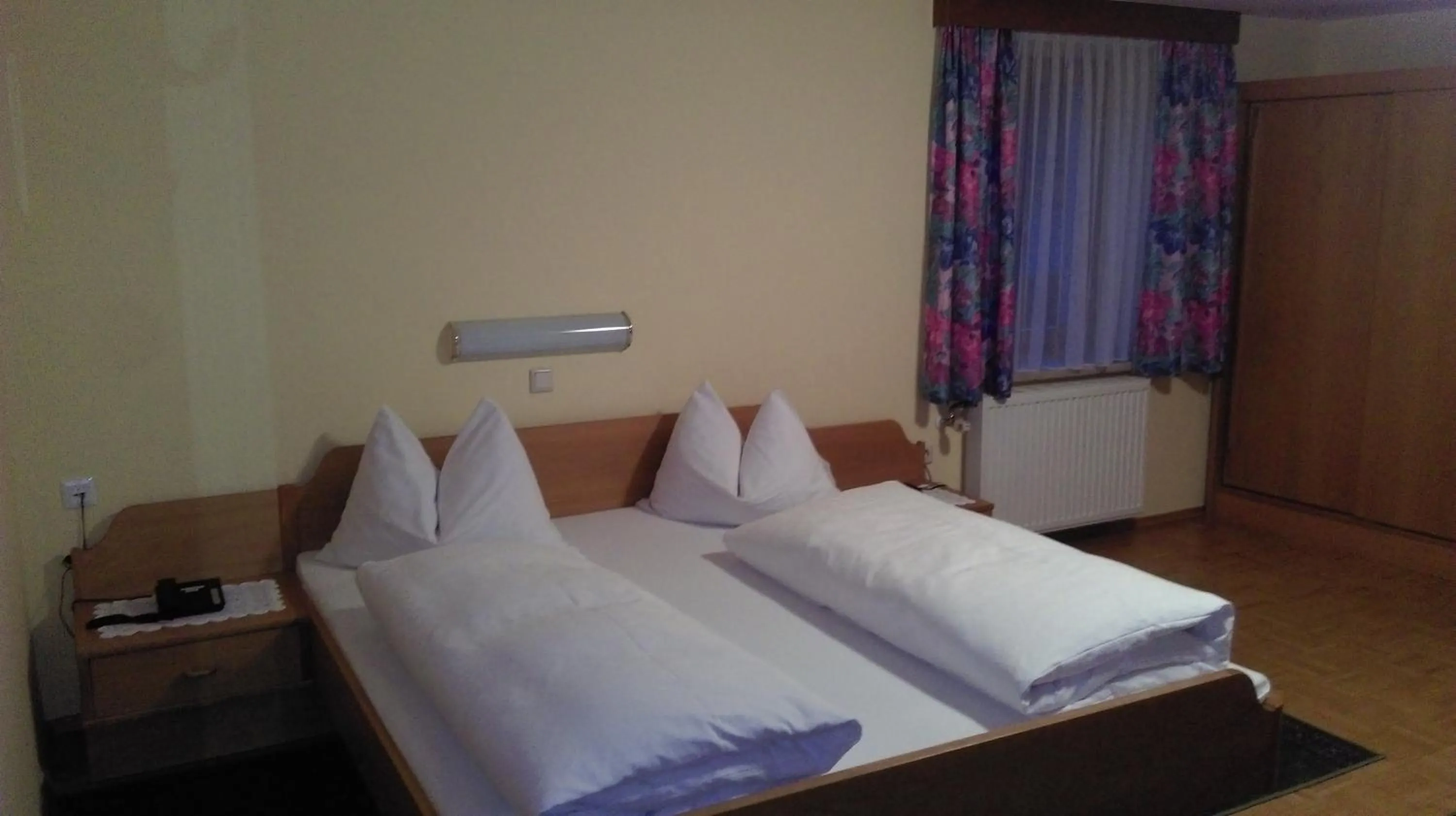 Photo of the whole room, Bed in Gasthof Zum Stollhofer
