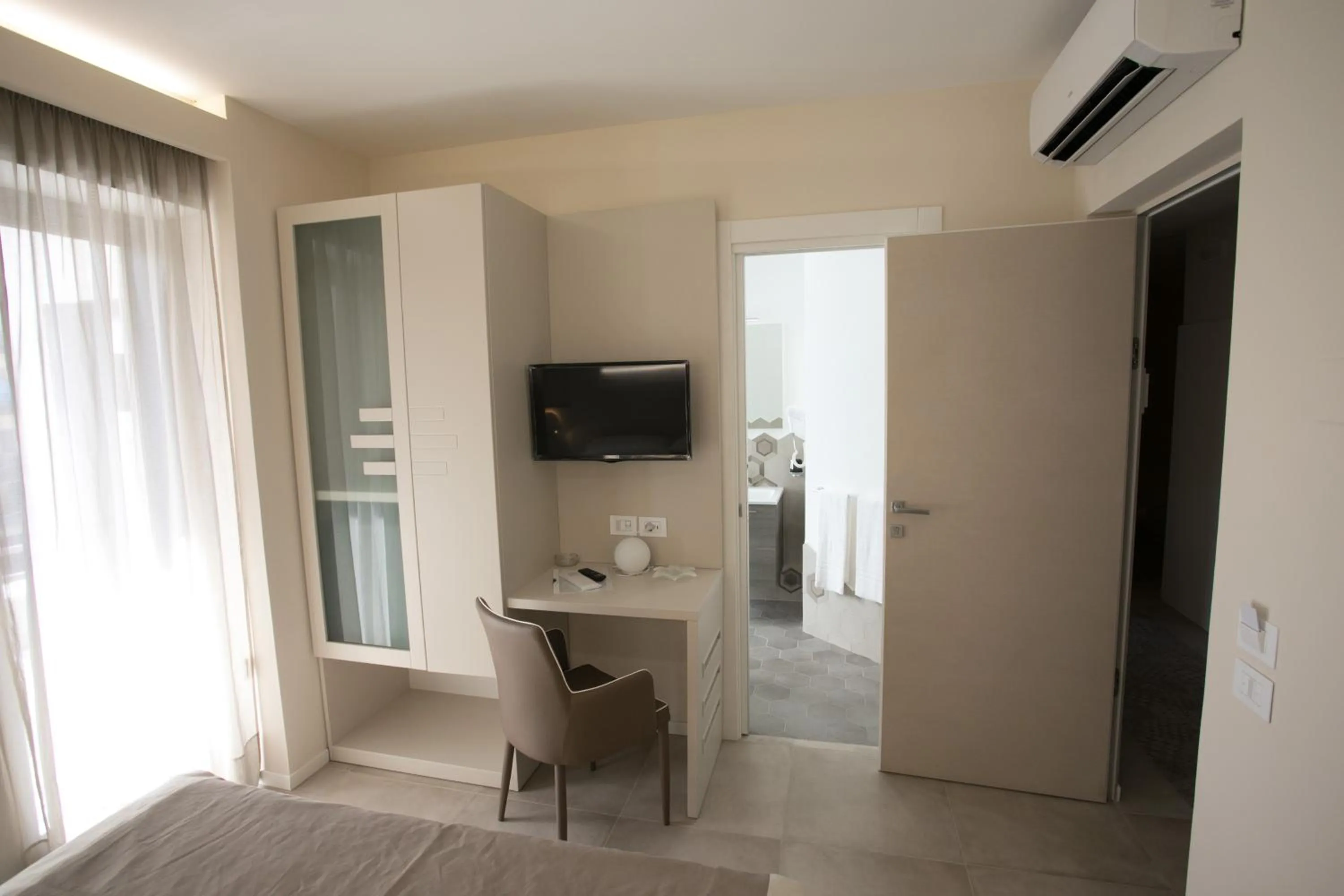 Photo of the whole room, Bed in B&B Chez Moi