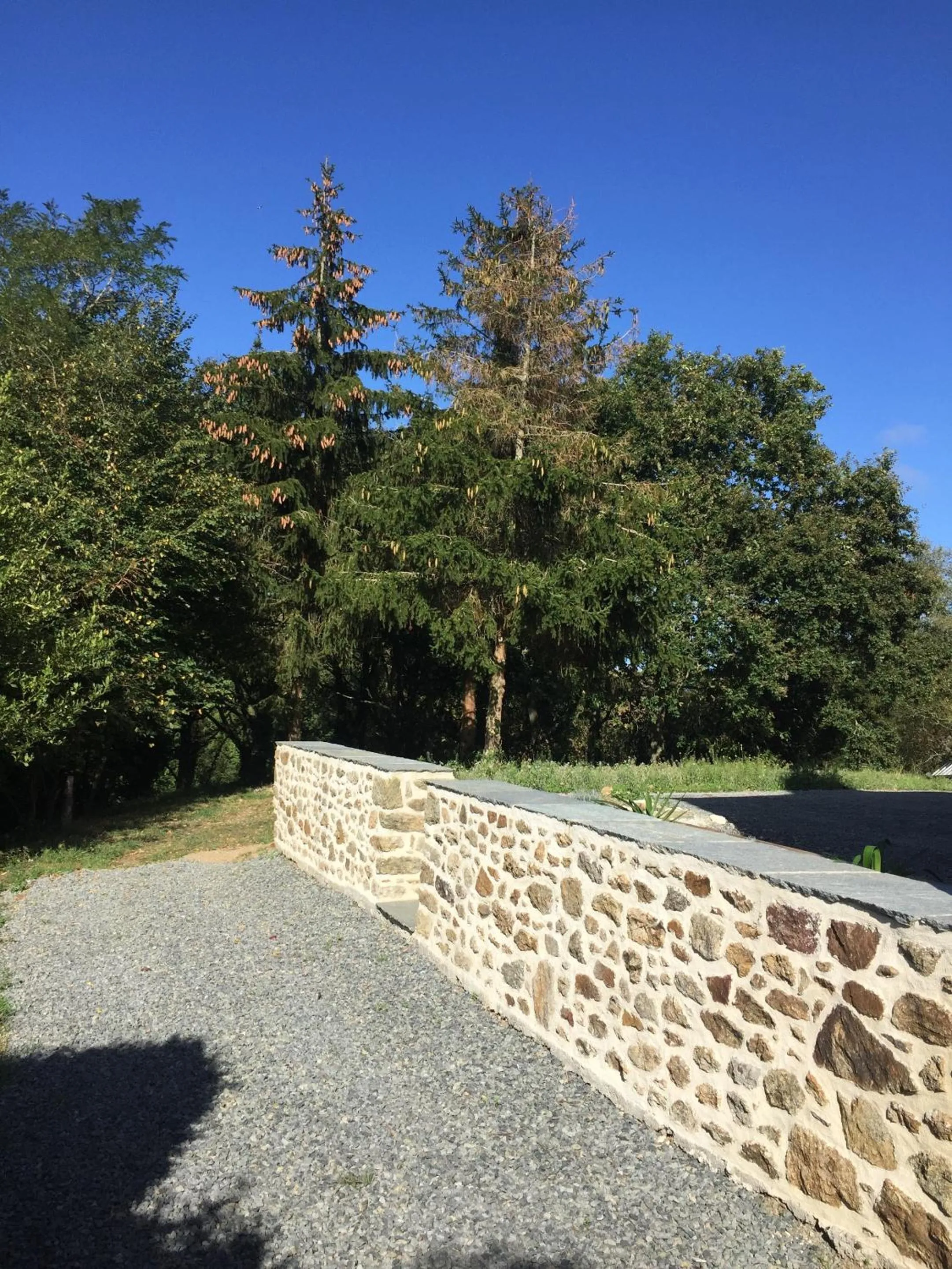 Property building in La Petite Ville Aze