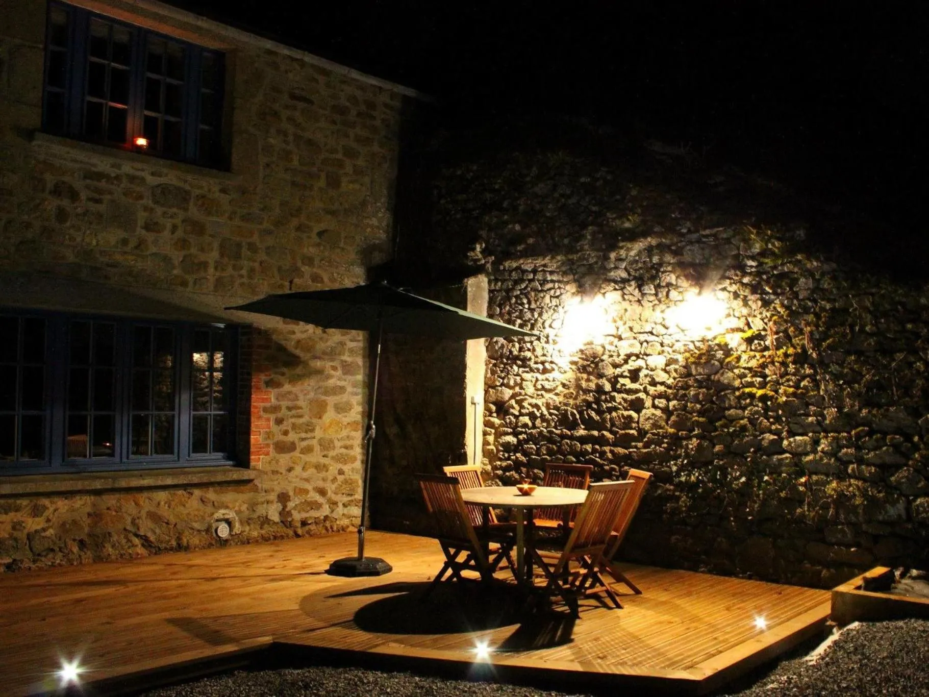 Property building in La Petite Ville Aze