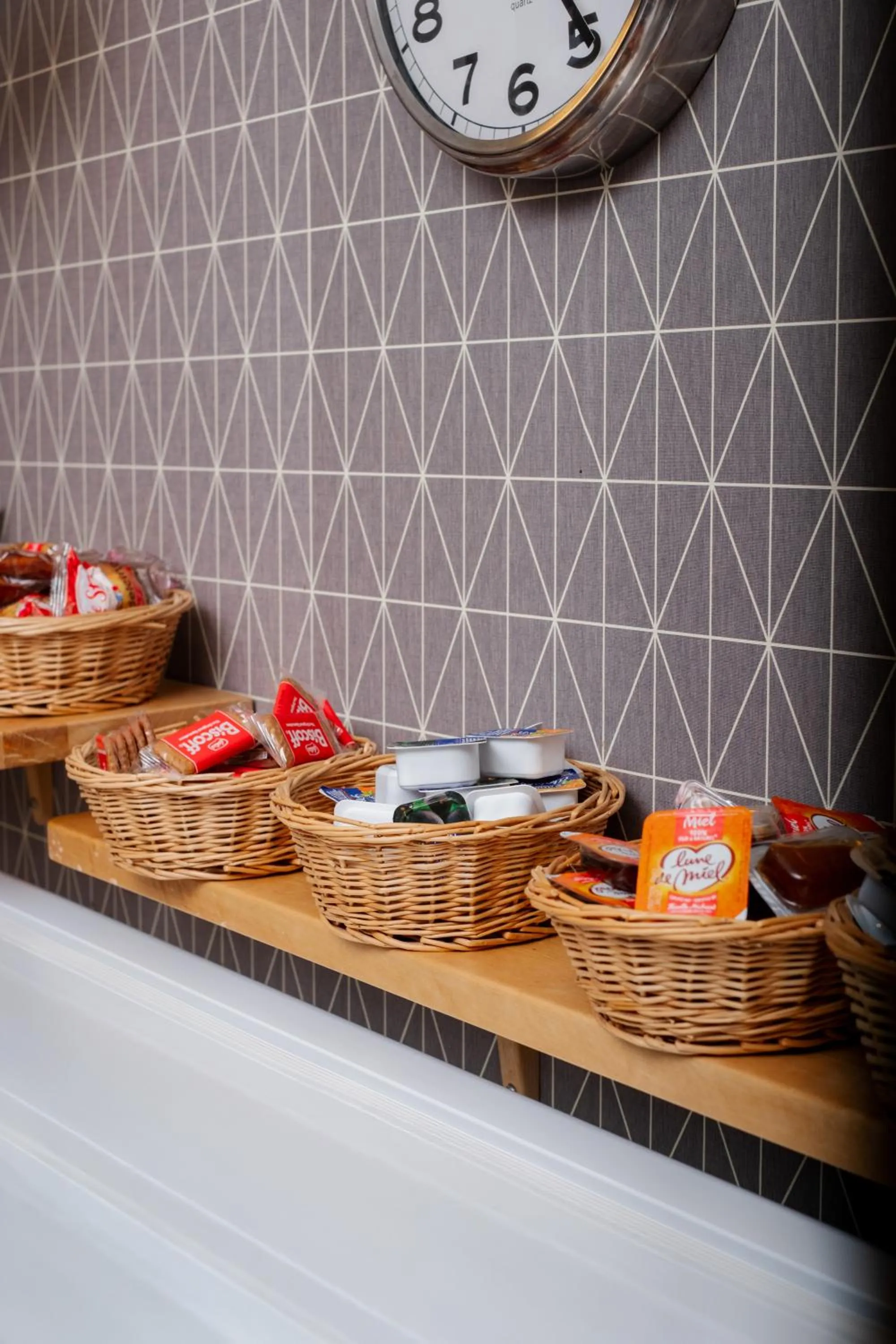 Food and drinks in Green hotels Confort Paris 13