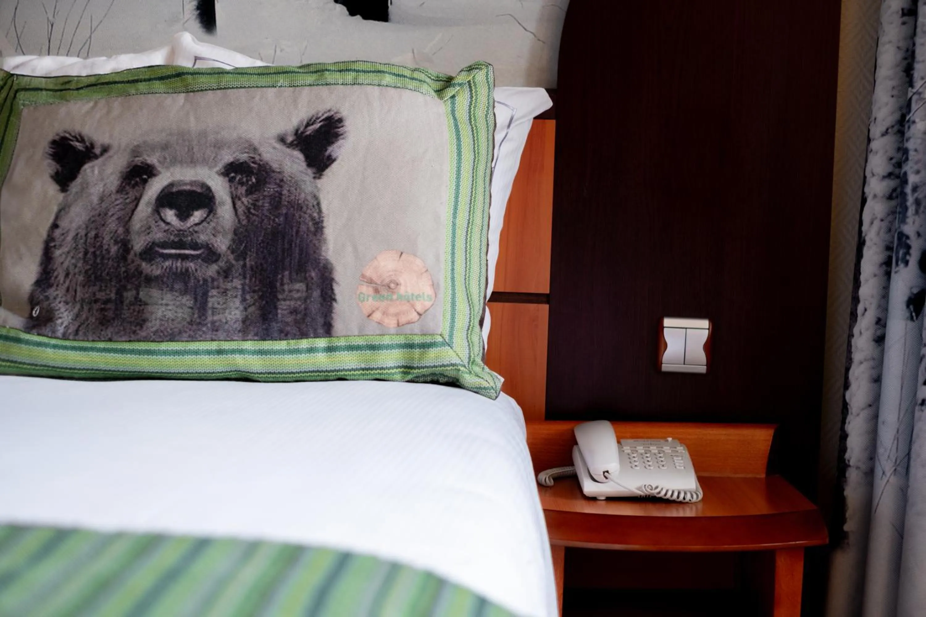 Bed in Green hotels Confort Paris 13