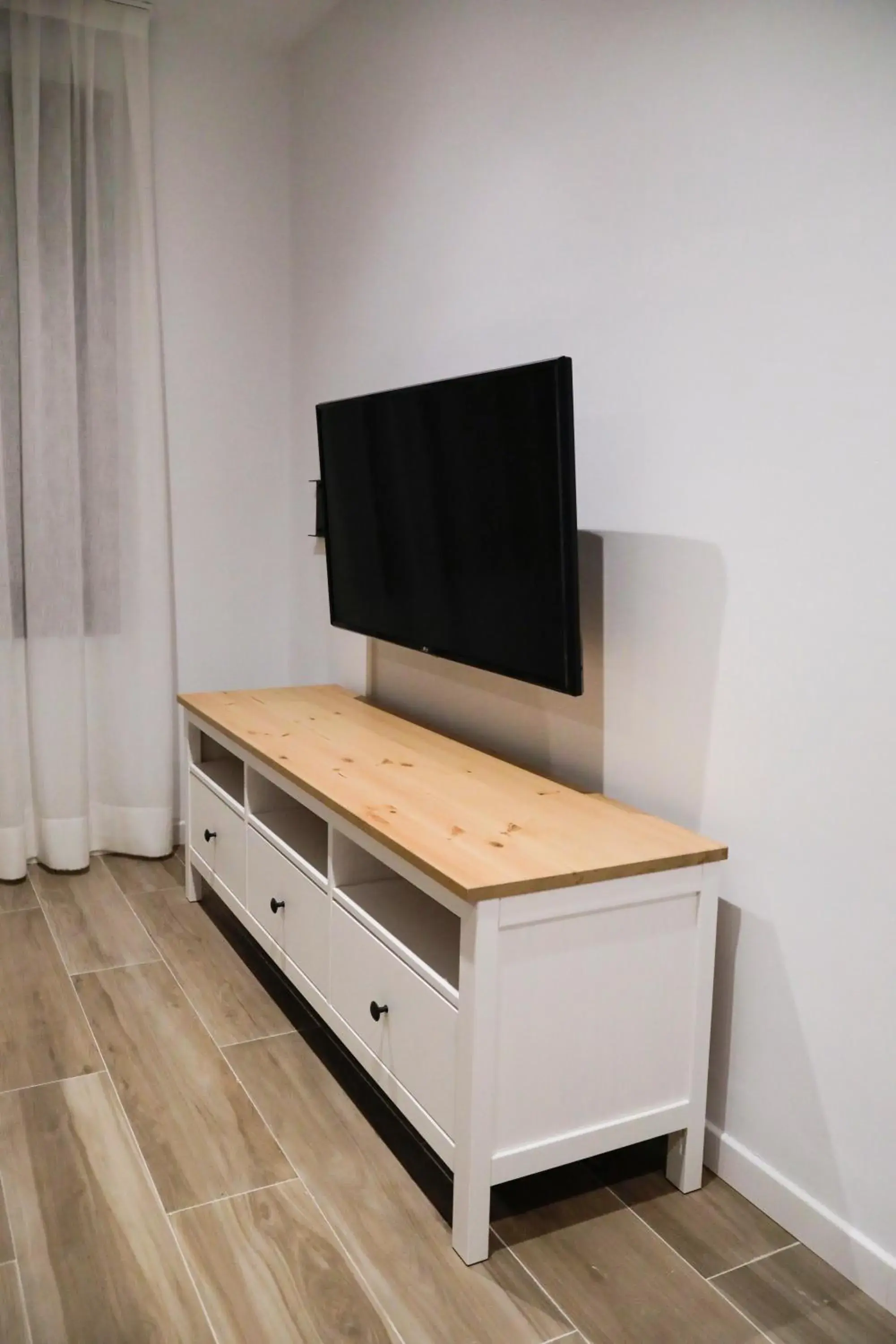 Dining area in SM Apartments Station Dining area in SM Apartments Station