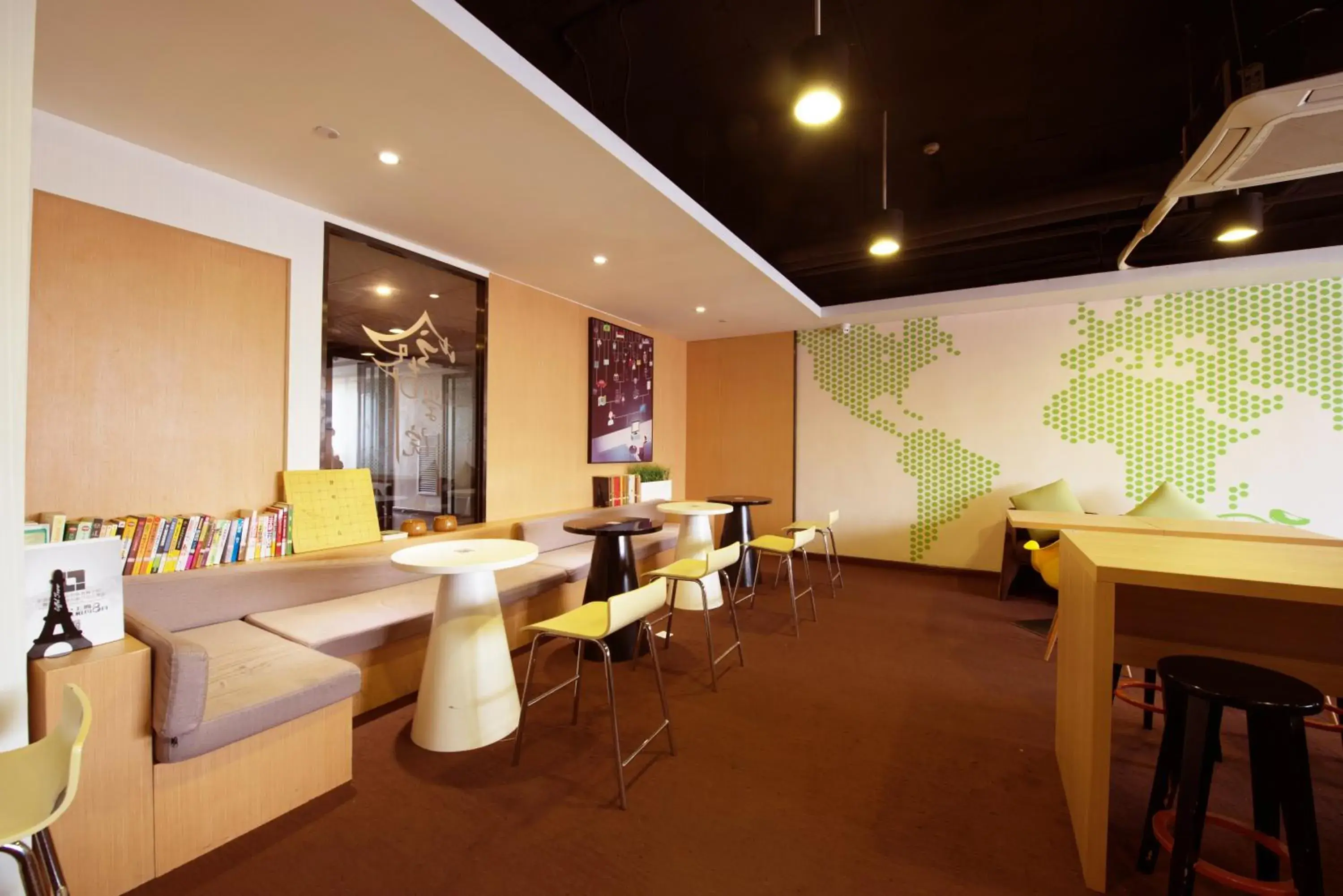 IU Hotel Luoyang Yanshi White Horse Temple IU Hotel Luoyang Yanshi White Horse Temple