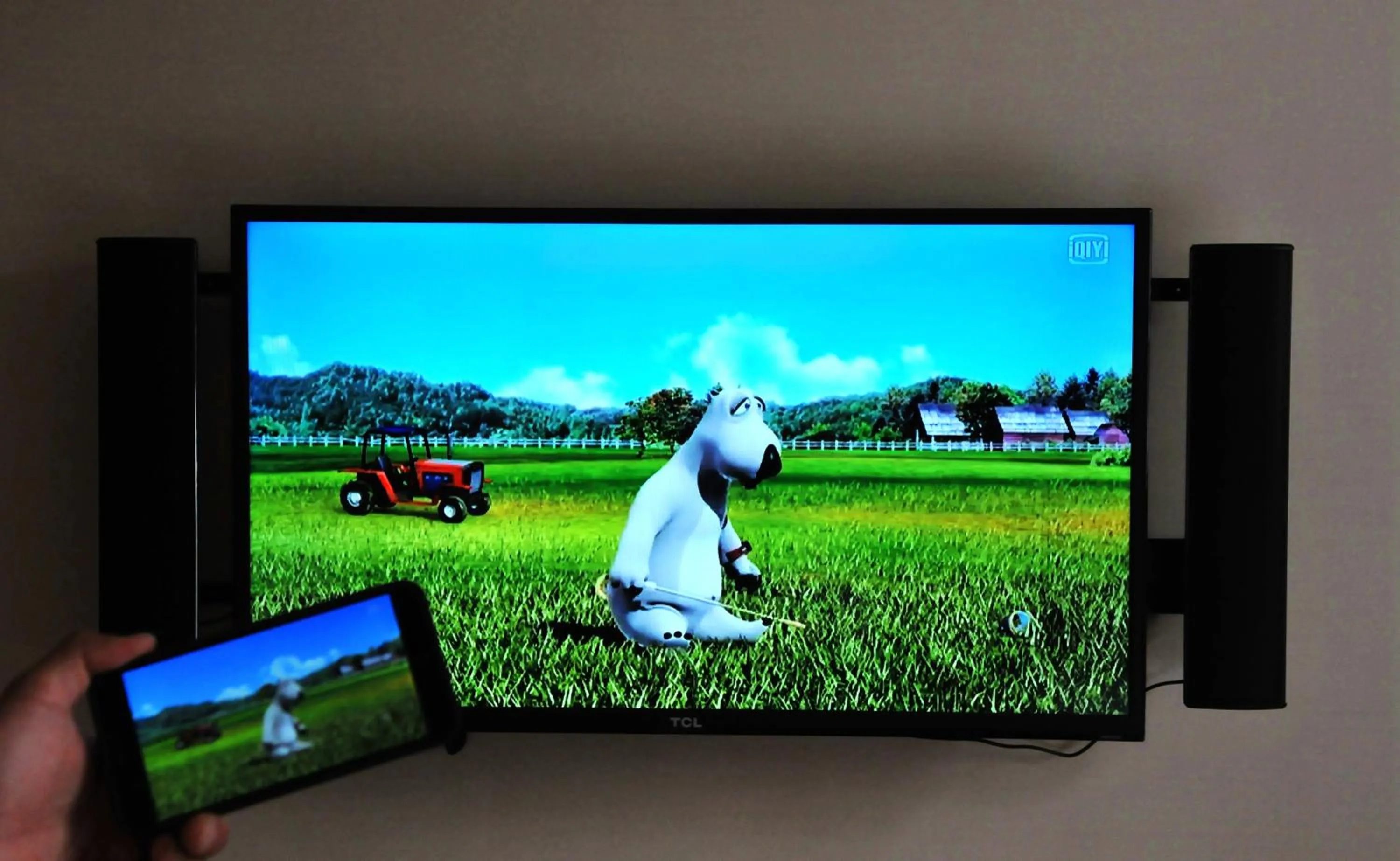 TV/Entertainment Center in IU Hotel Tianjin Xiqing Meijiang Convention Center Dasi Branch