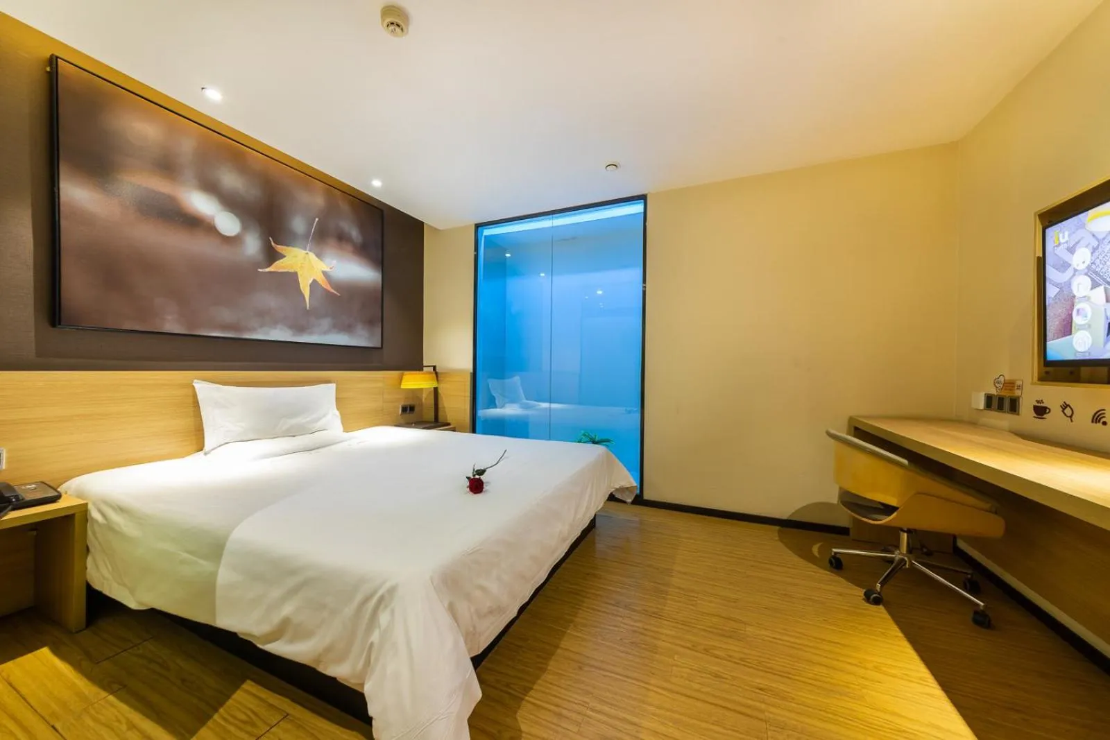 IU Hotel Chongqing Jiefangbei