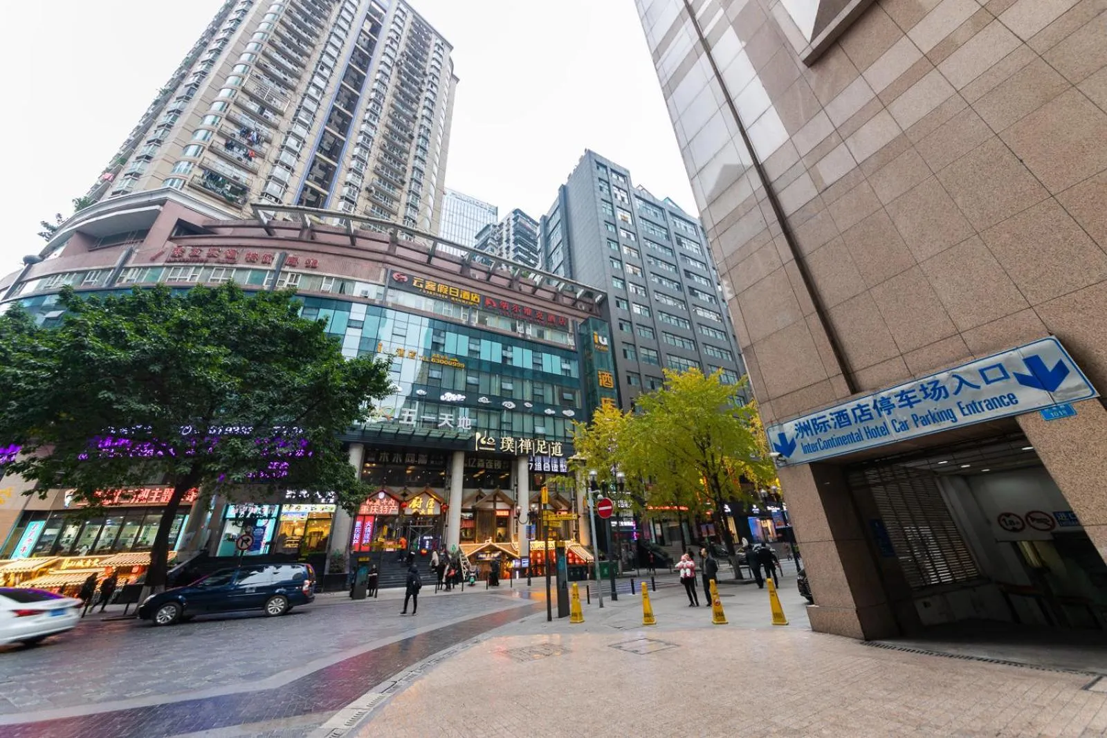 Property building in IU Hotel Chongqing Jiefangbei