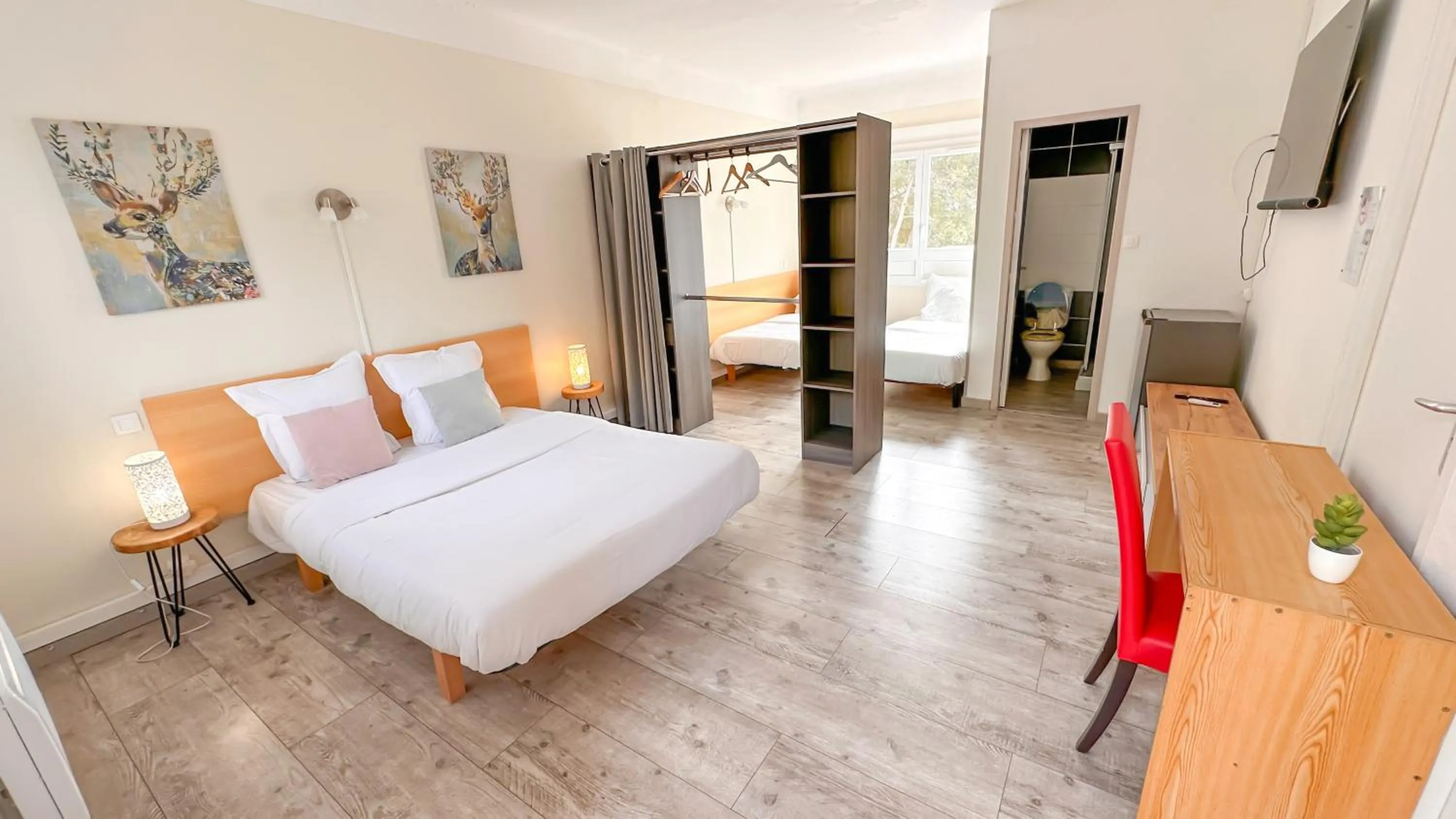 Bed in Hotel Les Rocailles