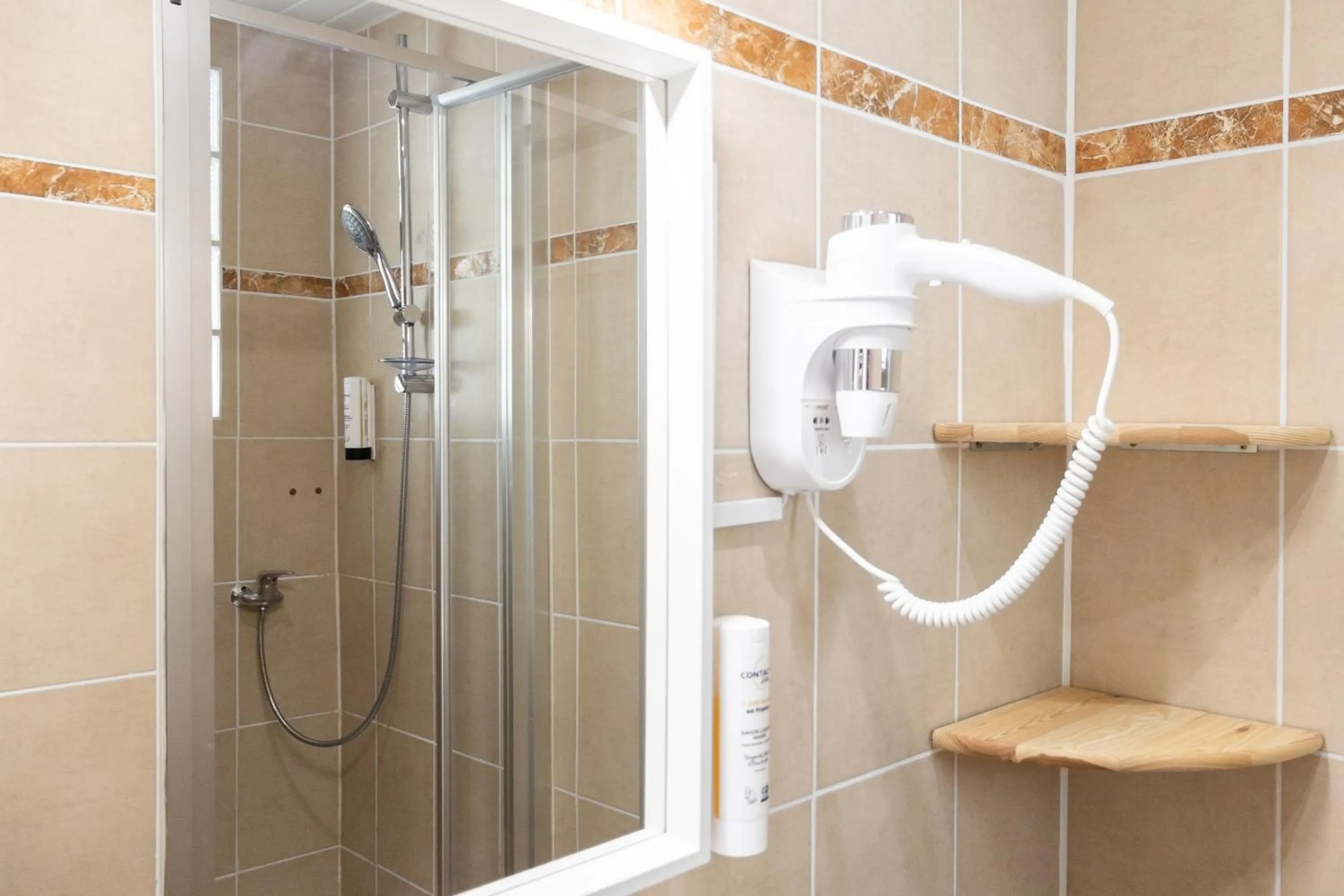 Bathroom in Hotel Les Rocailles